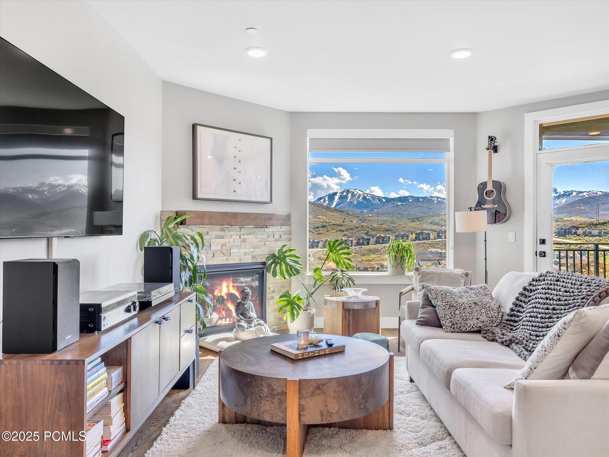 909 W Peace Tree Trail 203