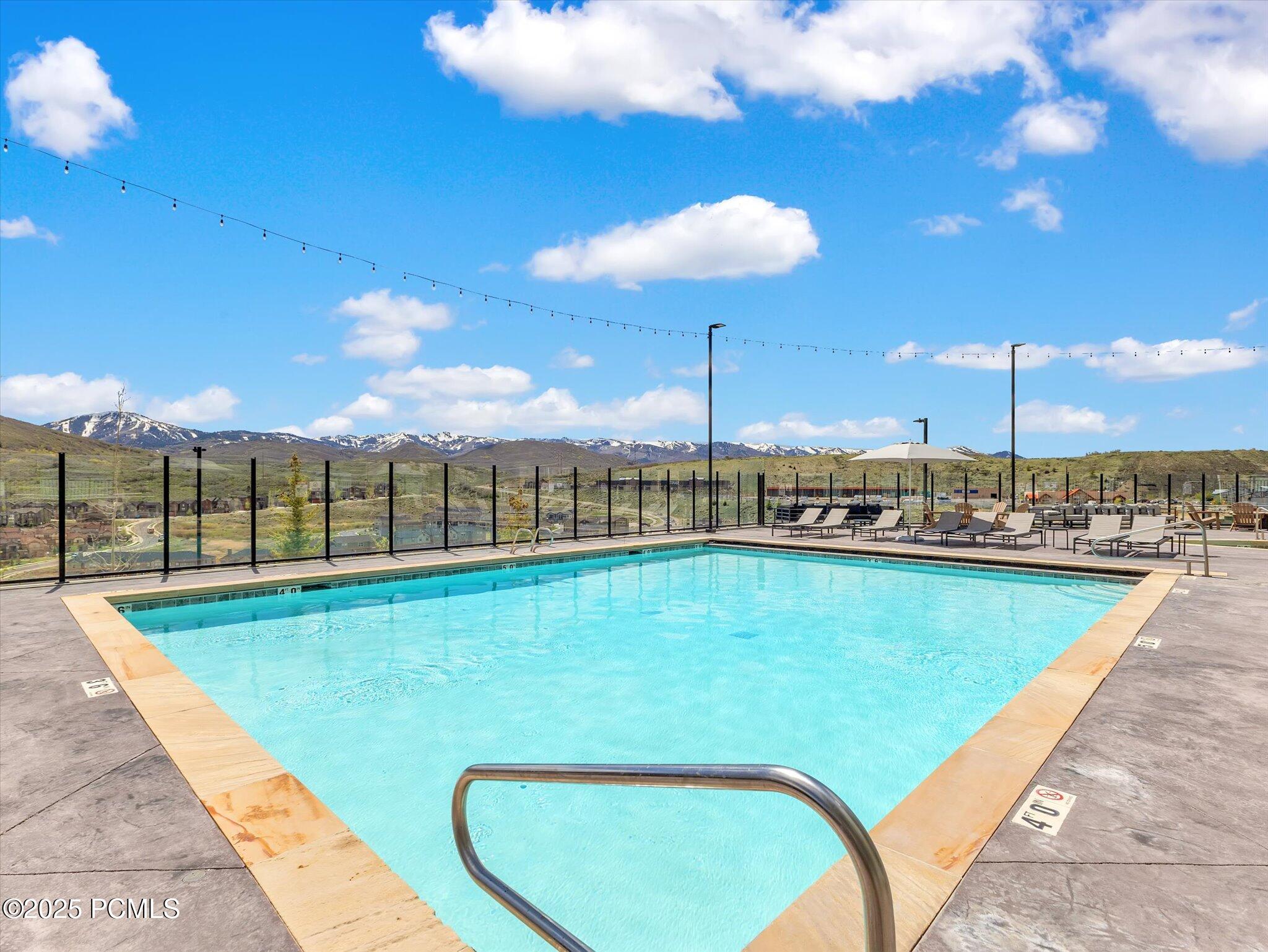 909 W Peace Tree Trail 203