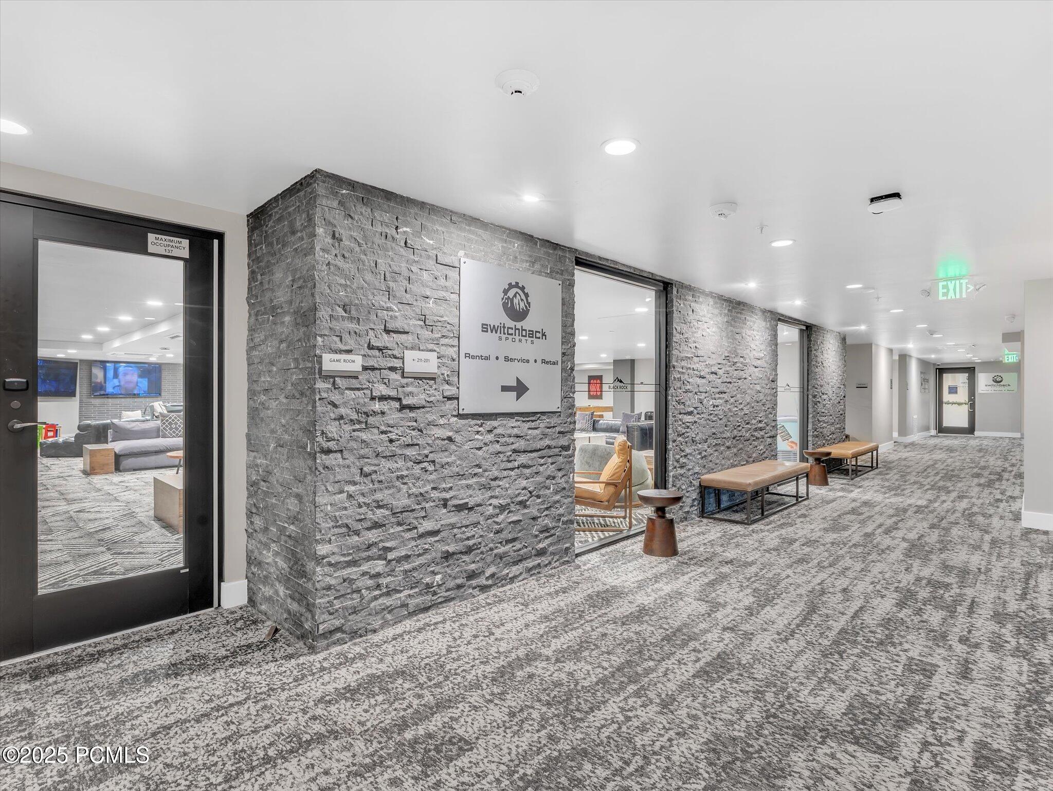 909 W Peace Tree Trail 203