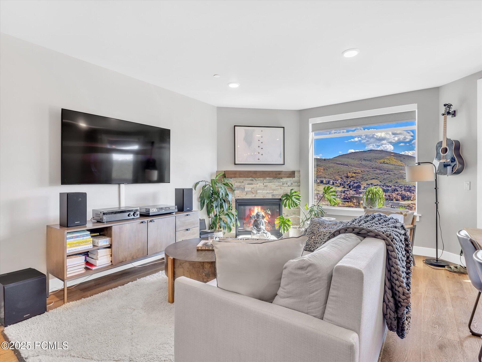 909 W Peace Tree Trail 203