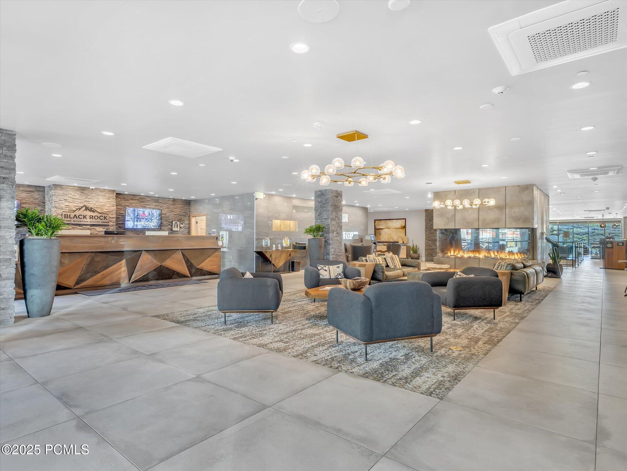 909 W Peace Tree Trail 203