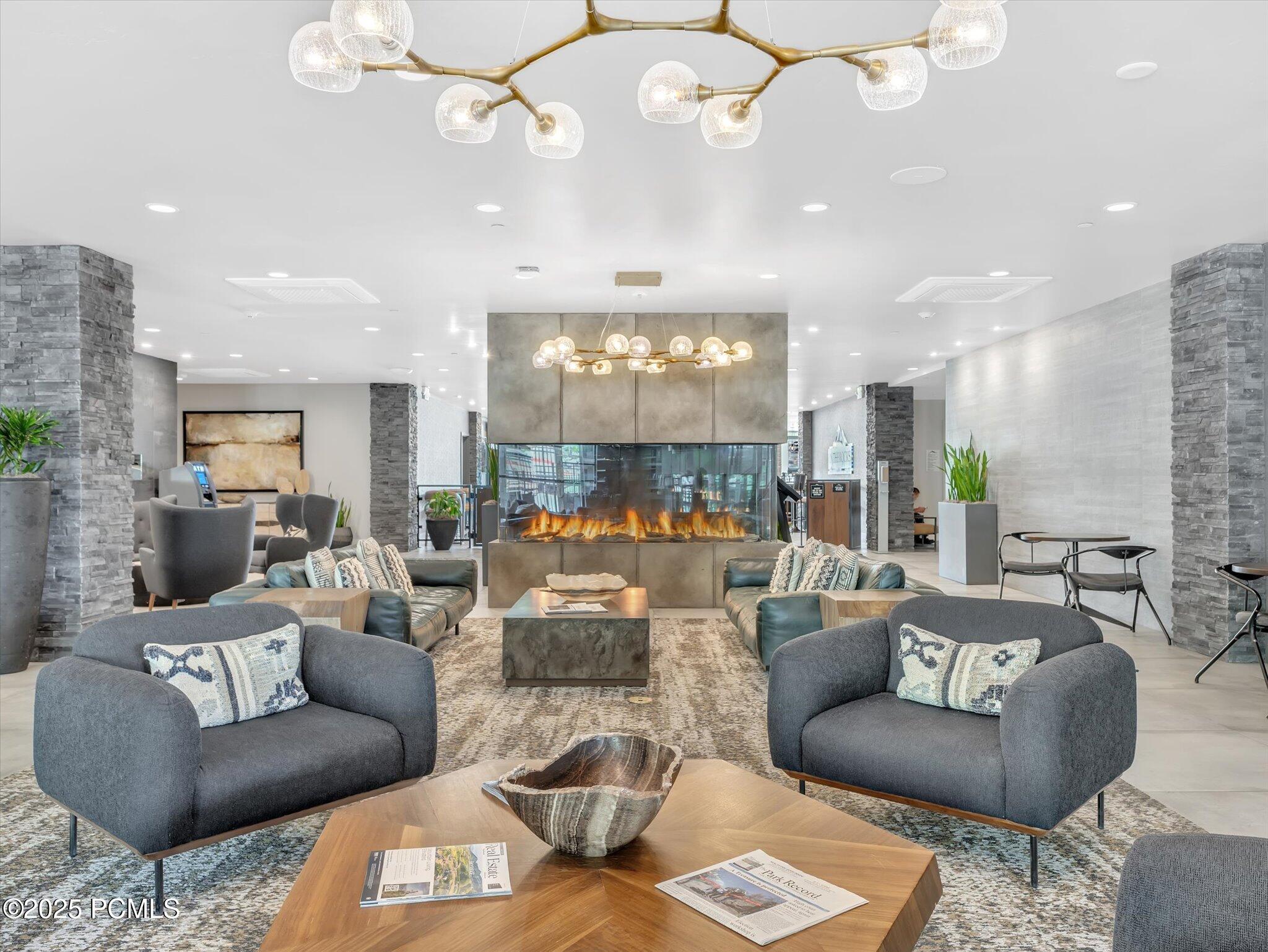 909 W Peace Tree Trail 203
