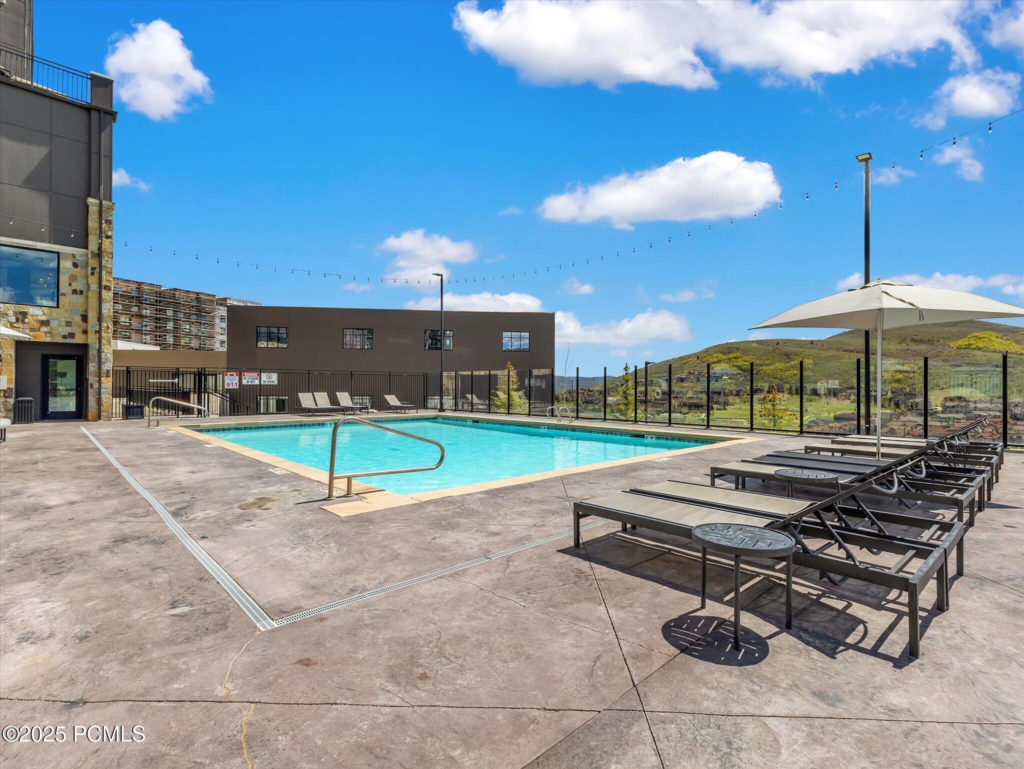 909 W Peace Tree Trail 203