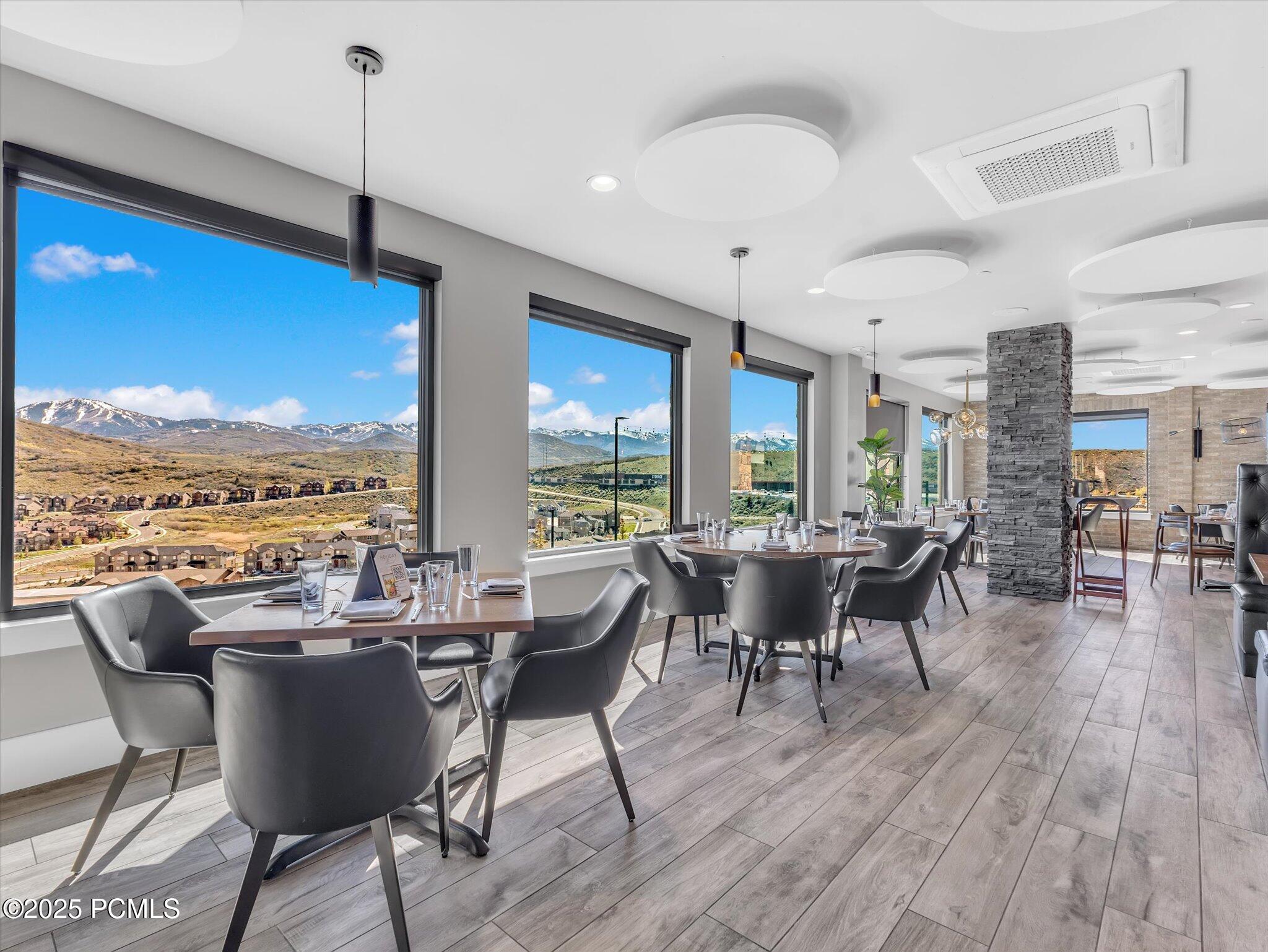 909 W Peace Tree Trail 203