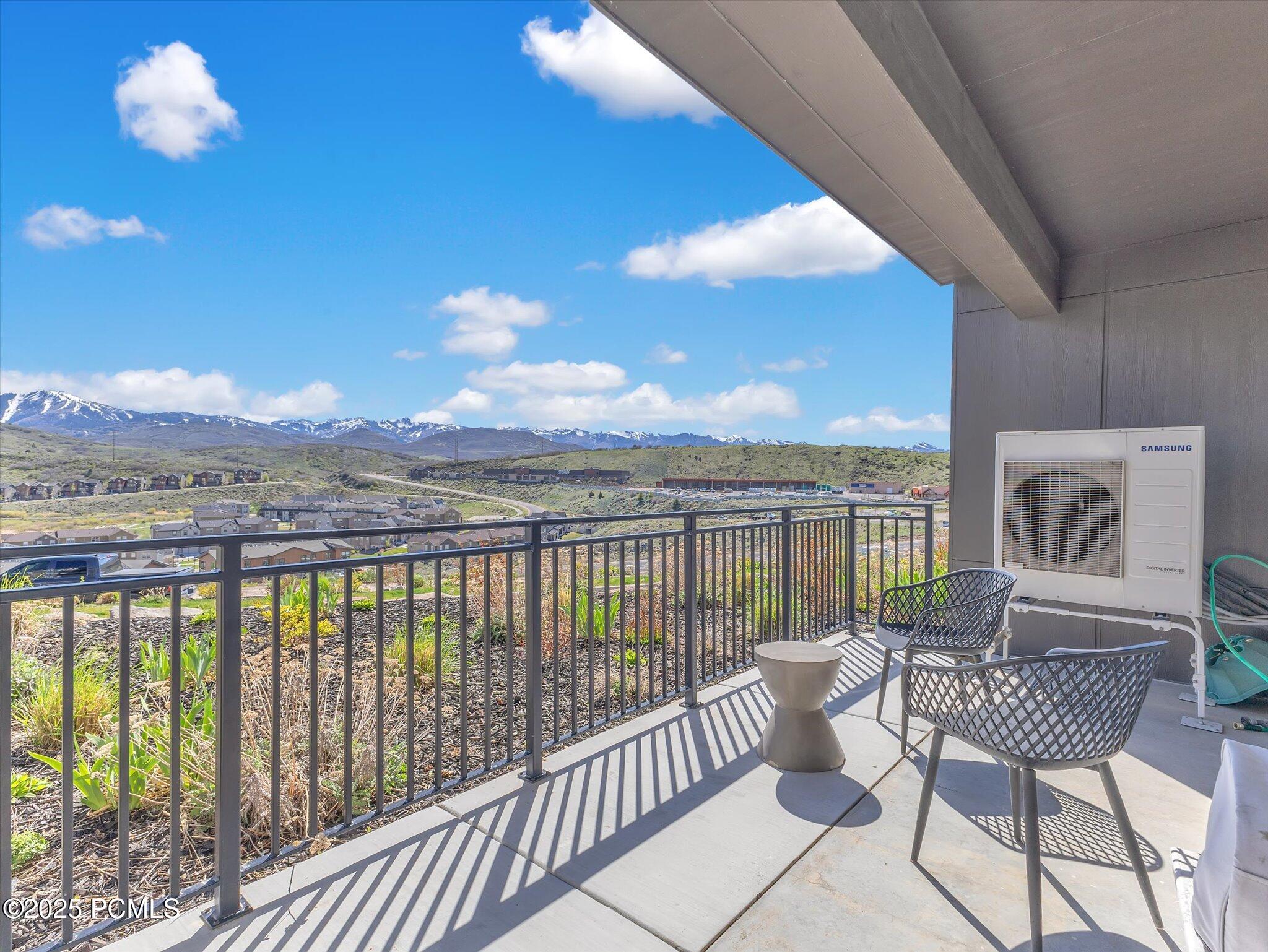 909 W Peace Tree Trail 203