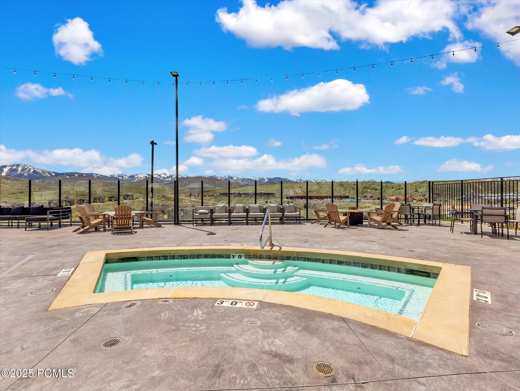 909 W Peace Tree Trail 203