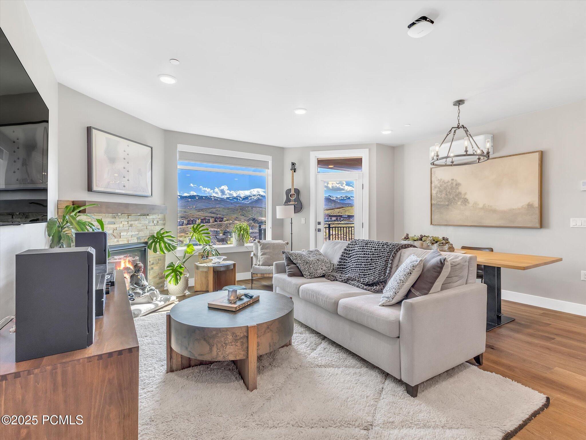 909 W Peace Tree Trail 203