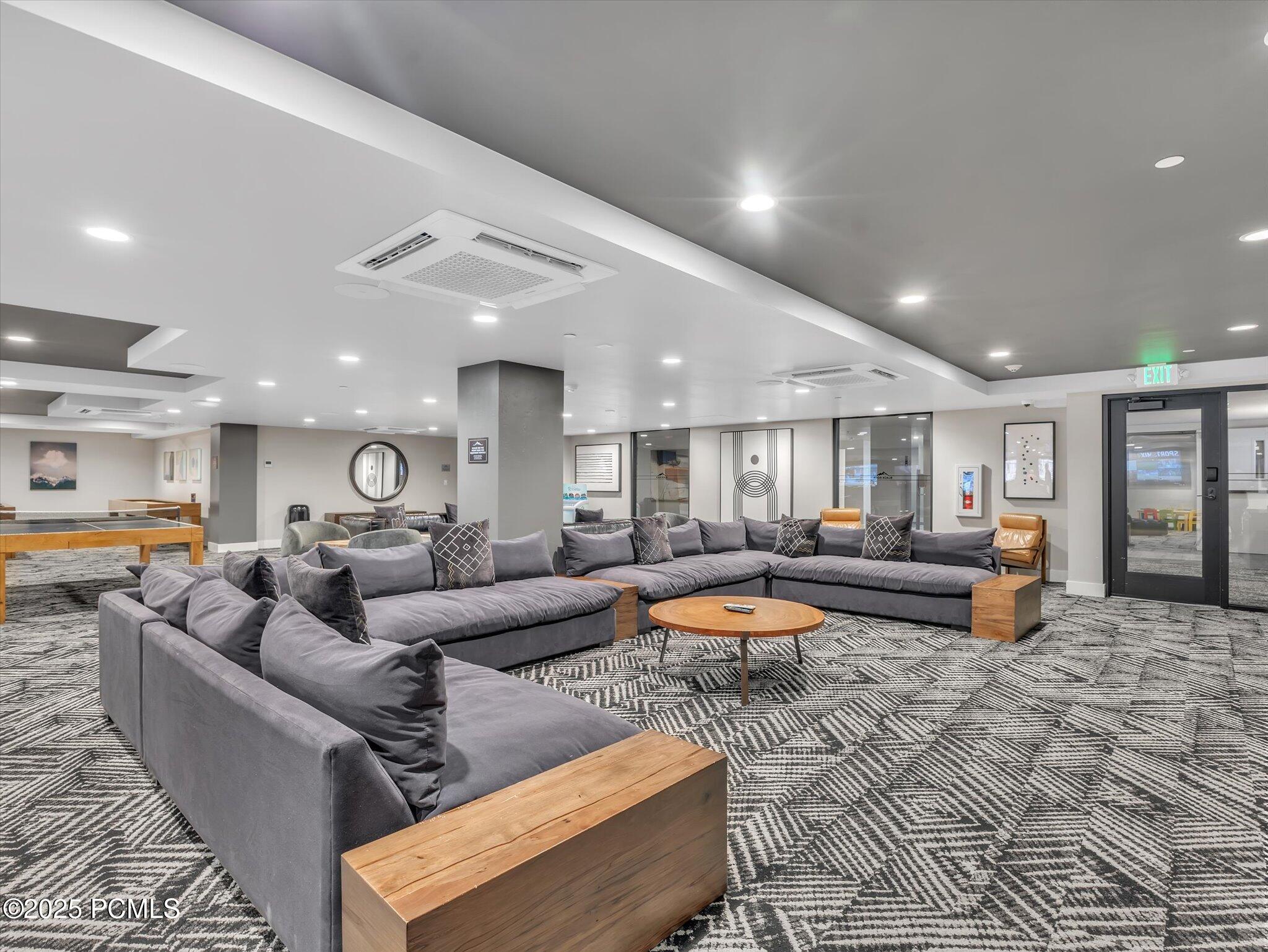 909 W Peace Tree Trail 203