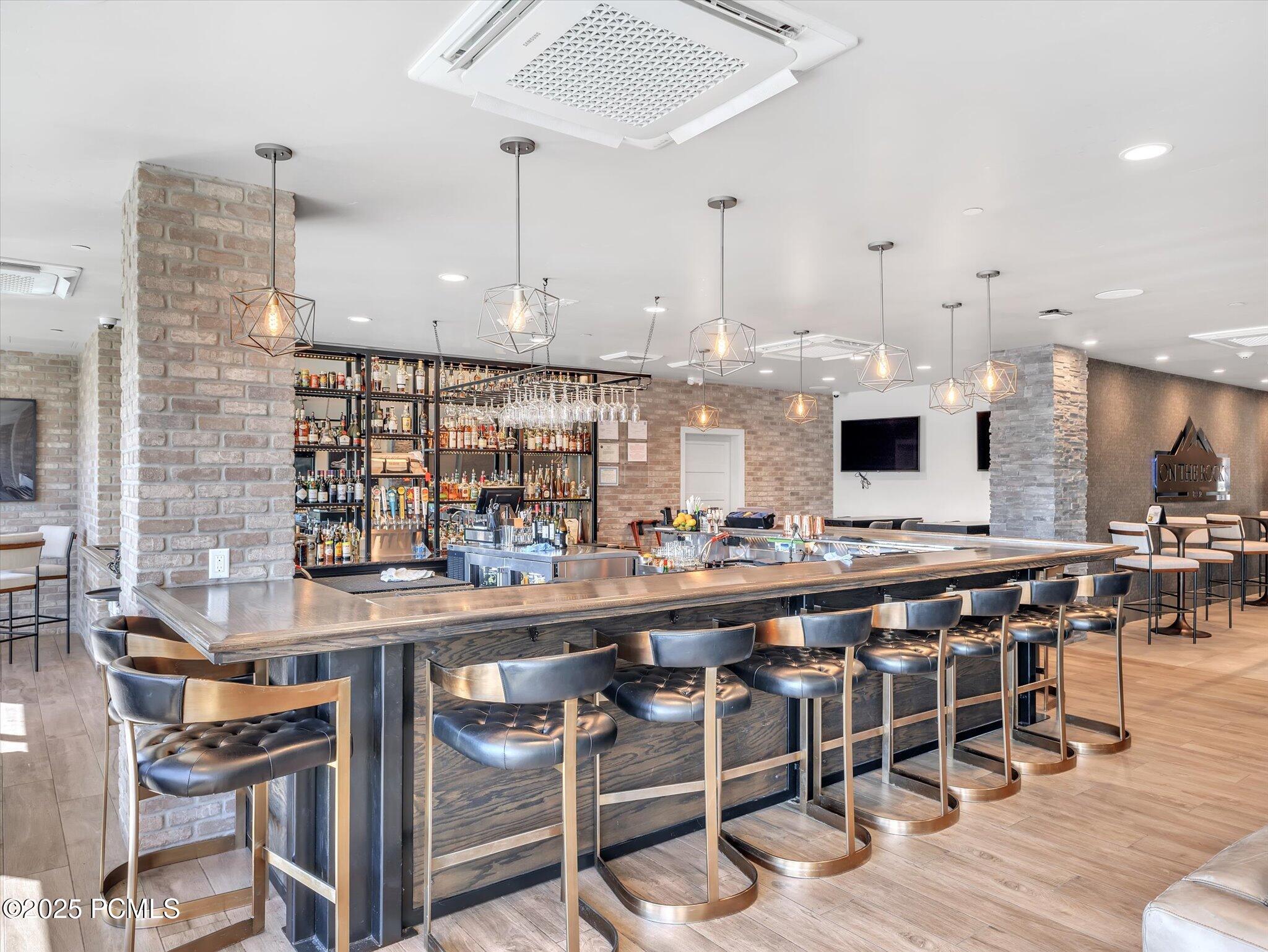 909 W Peace Tree Trail 203