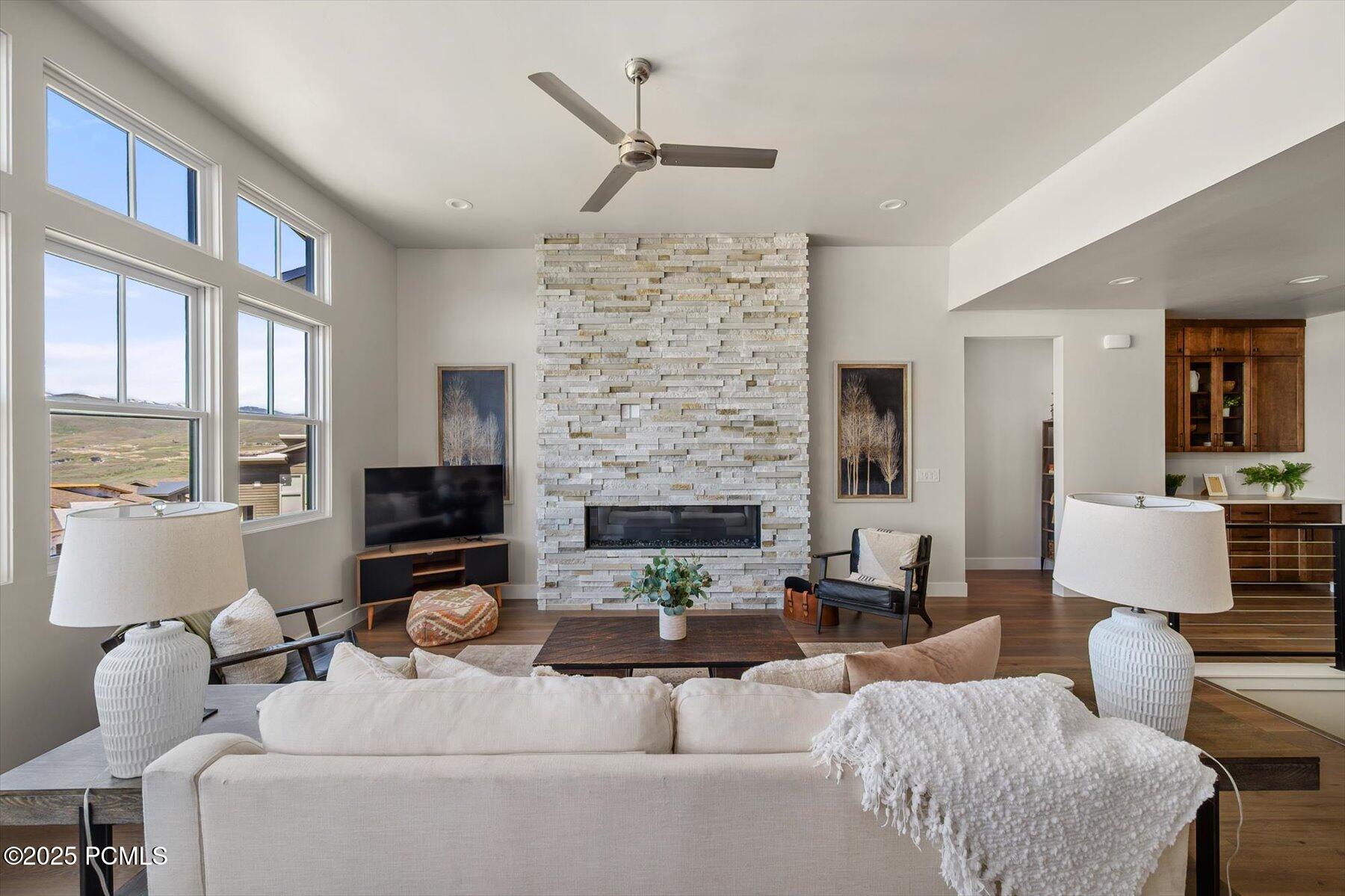 11661 N Shoreline Drive A