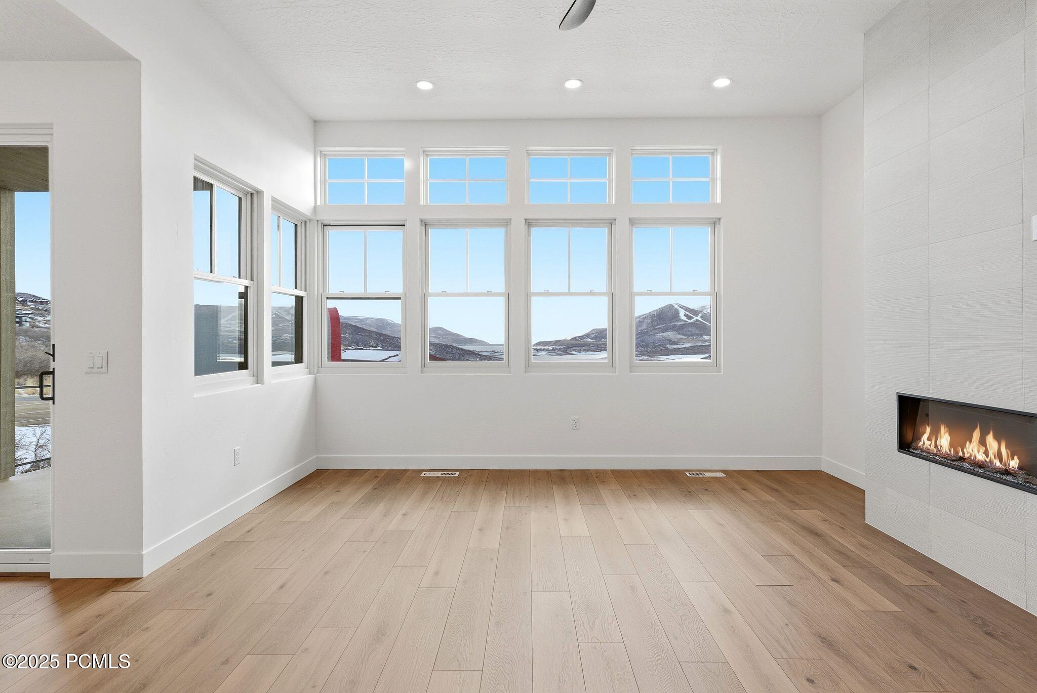 674 E Silver Hill Loop