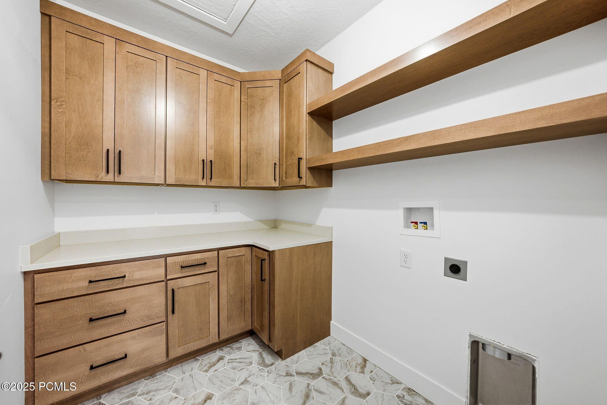 674 E Silver Hill Loop