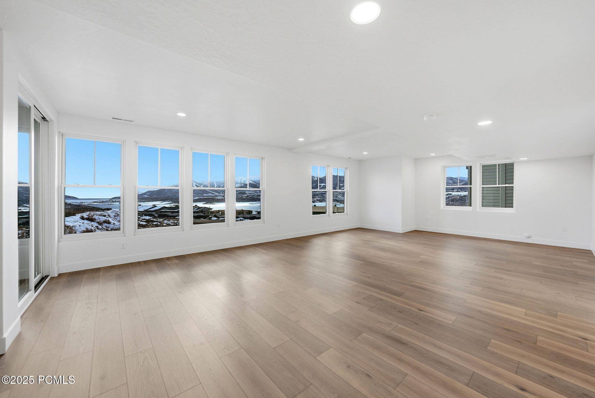 674 E Silver Hill Loop