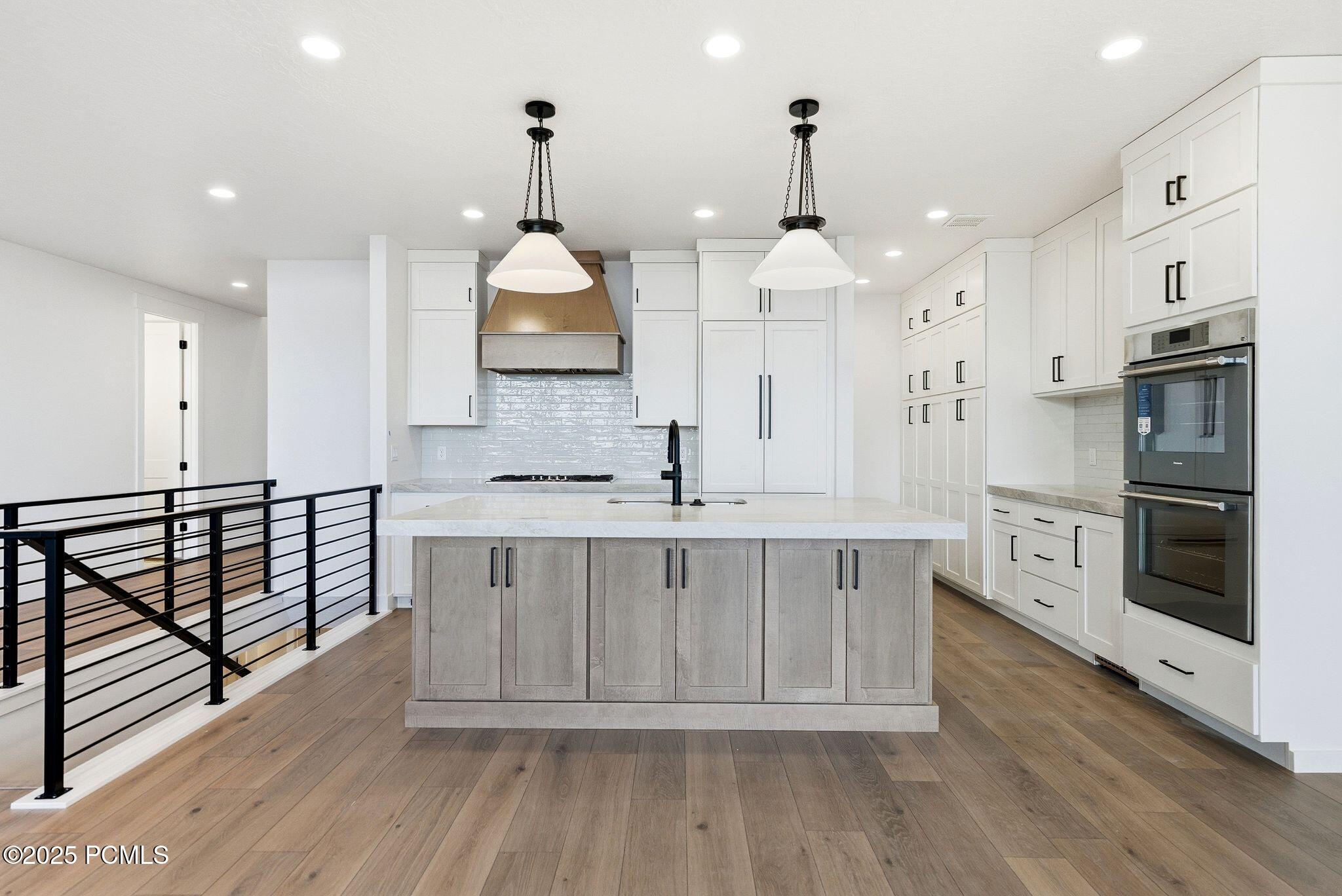 674 E Silver Hill Loop