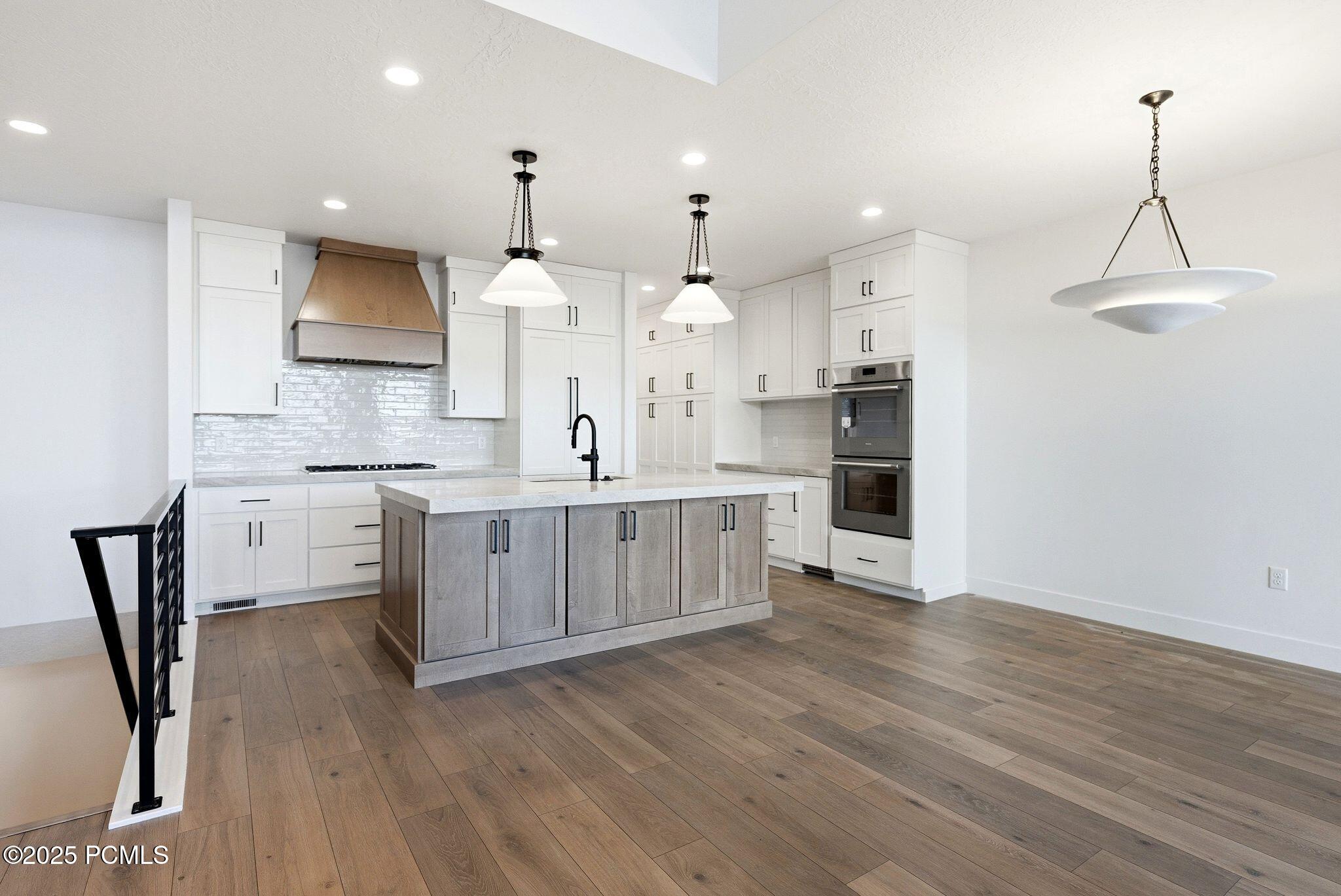 674 E Silver Hill Loop