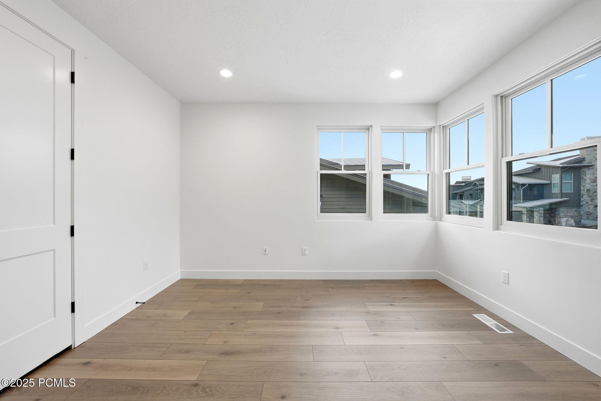 674 E Silver Hill Loop