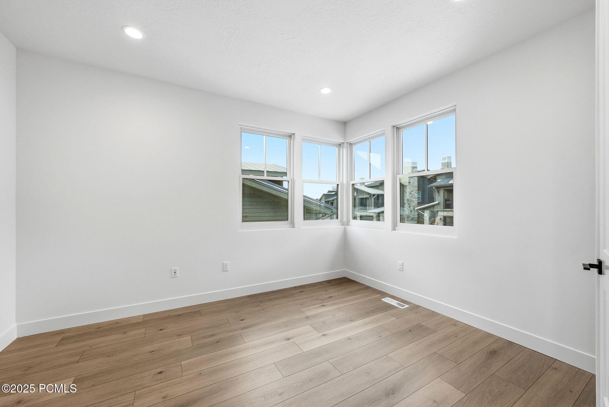 674 E Silver Hill Loop