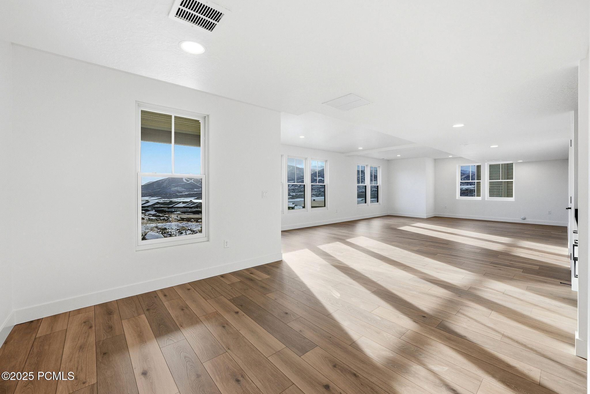 674 E Silver Hill Loop