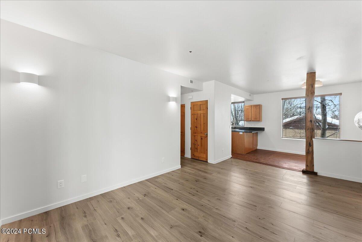 1600 Pinebrook Boulevard Apt E4