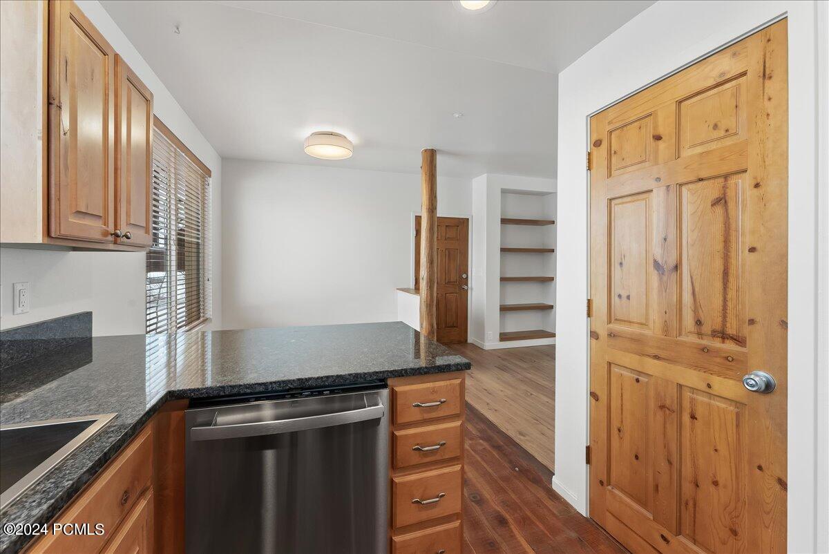 1600 Pinebrook Boulevard Apt E4