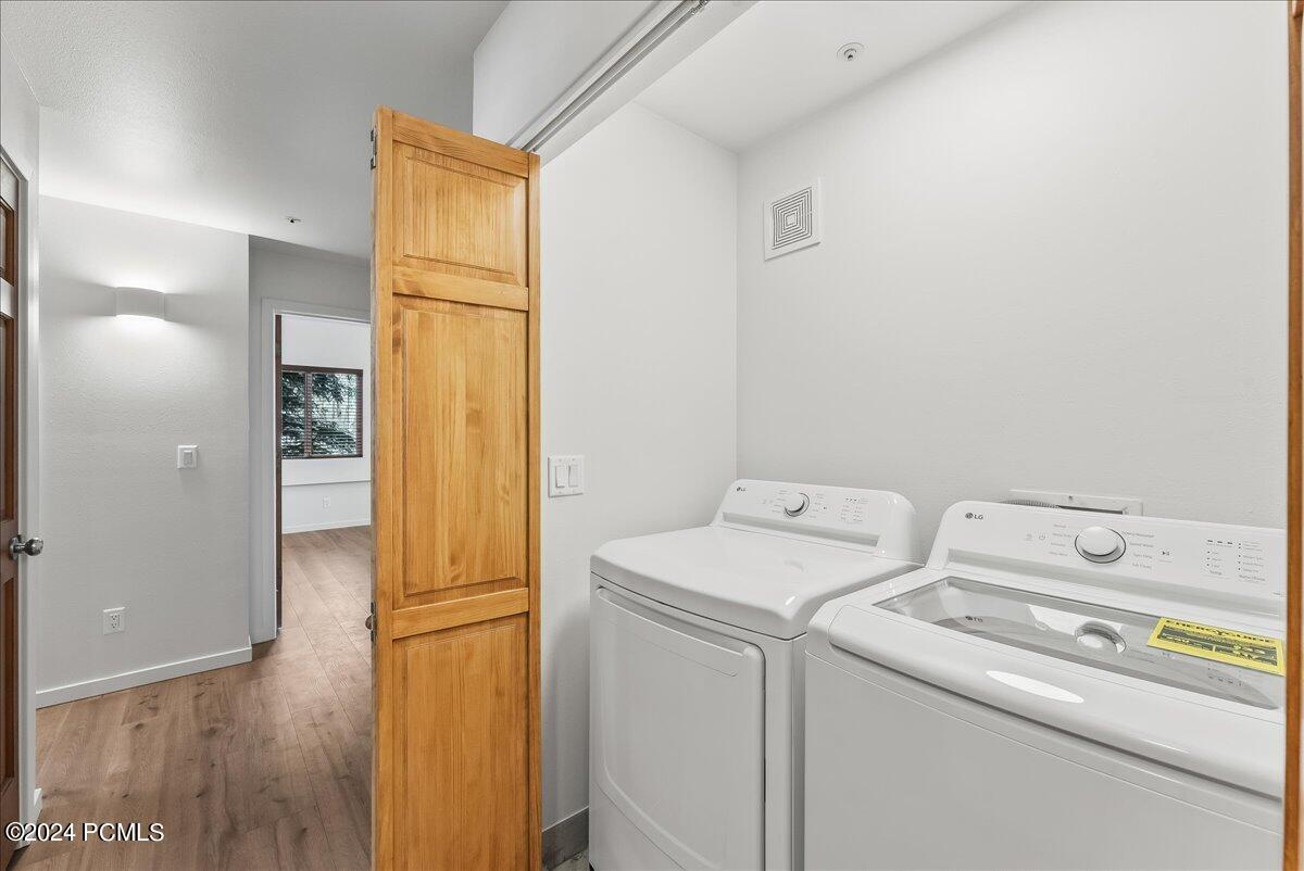 1600 Pinebrook Boulevard Apt E4