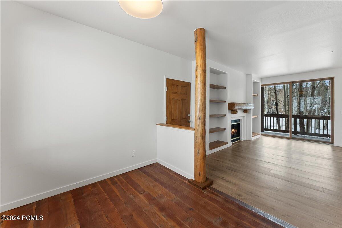 1600 Pinebrook Boulevard Apt E4