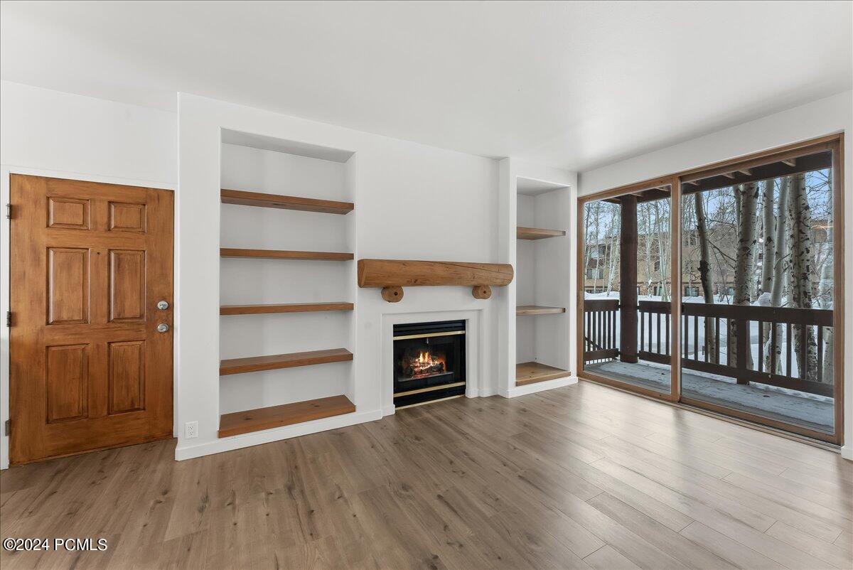 1600 Pinebrook Boulevard Apt E4