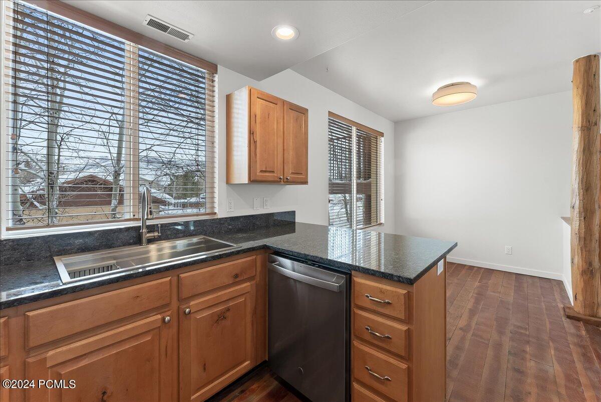 1600 Pinebrook Boulevard Apt E4