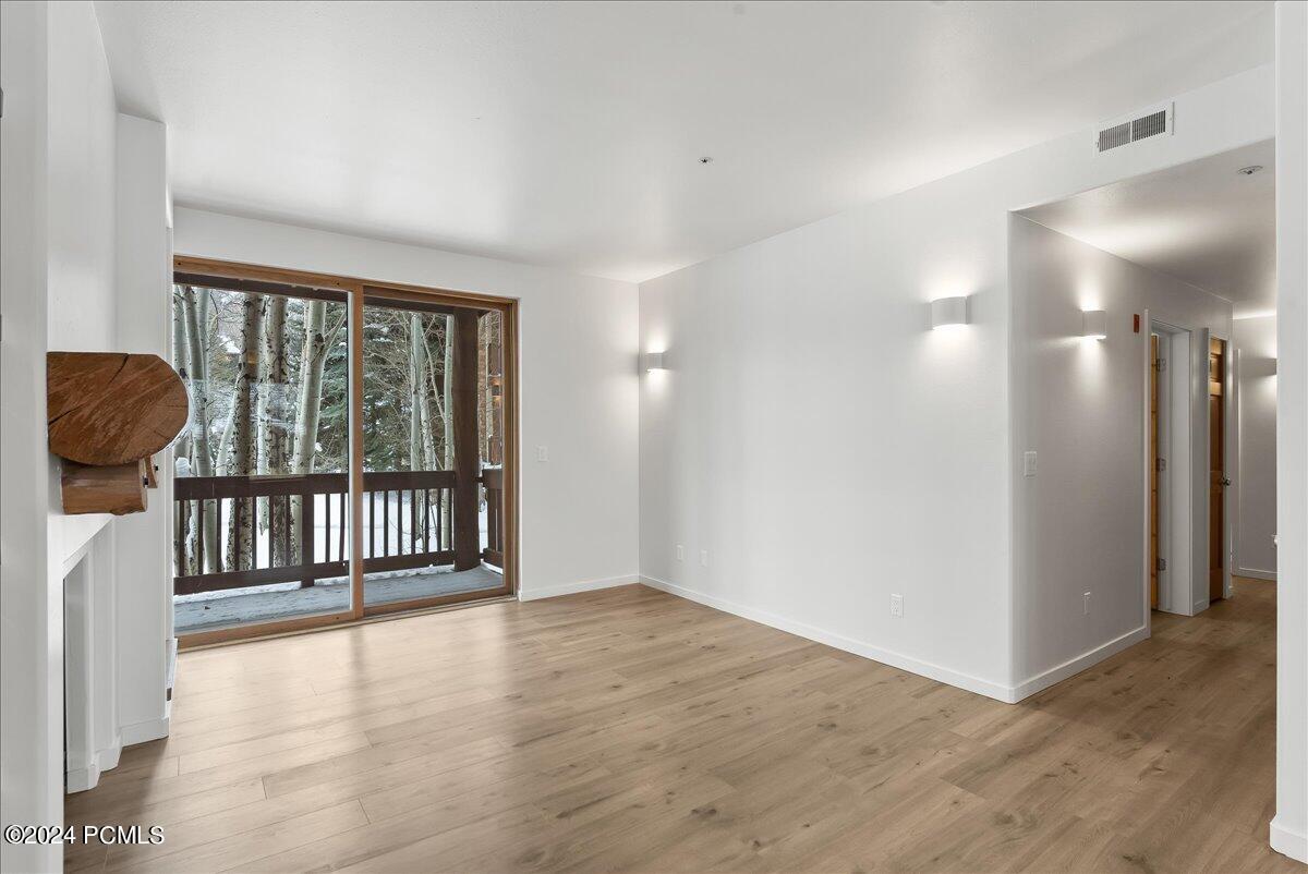 1600 Pinebrook Boulevard Apt E4