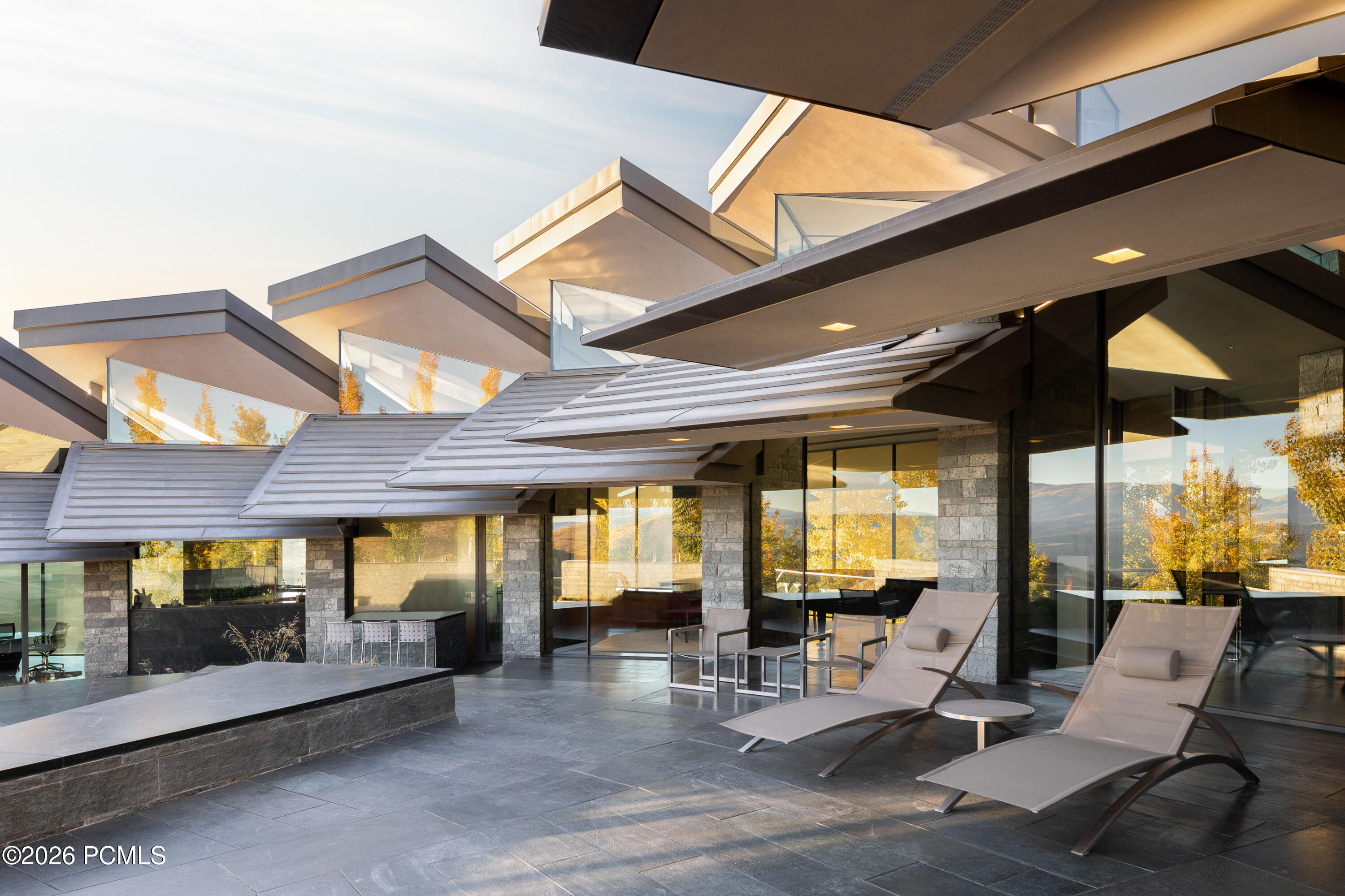 3853 Rockport Ridge Road