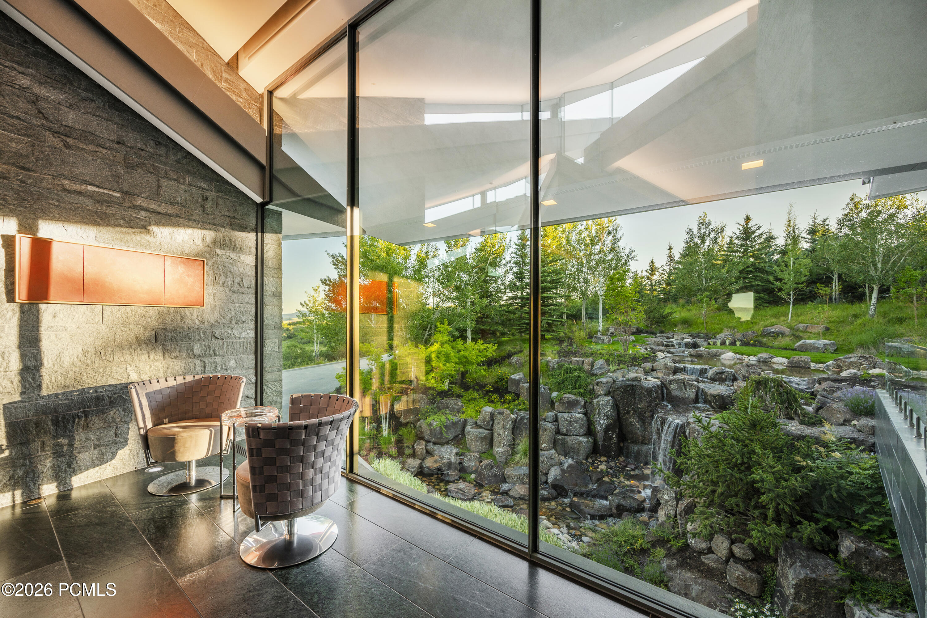 3853 Rockport Ridge Road