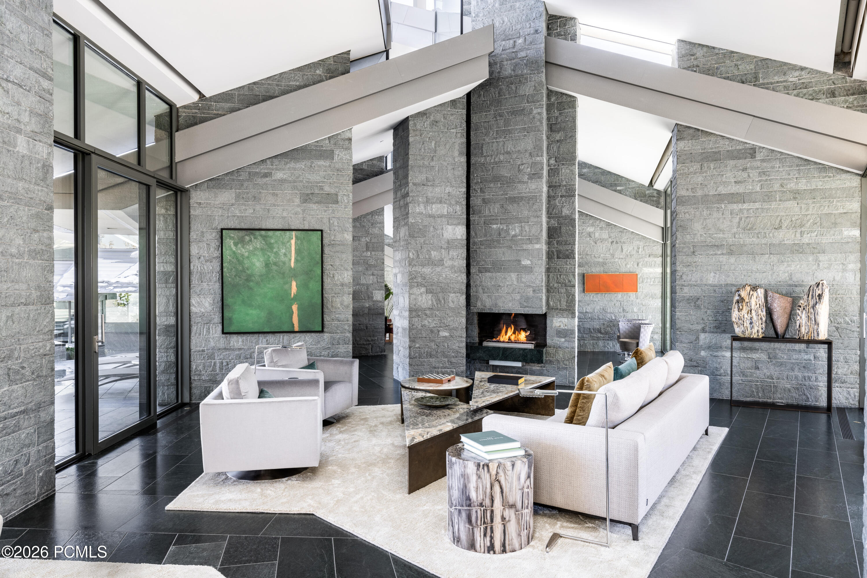 3853 Rockport Ridge Road