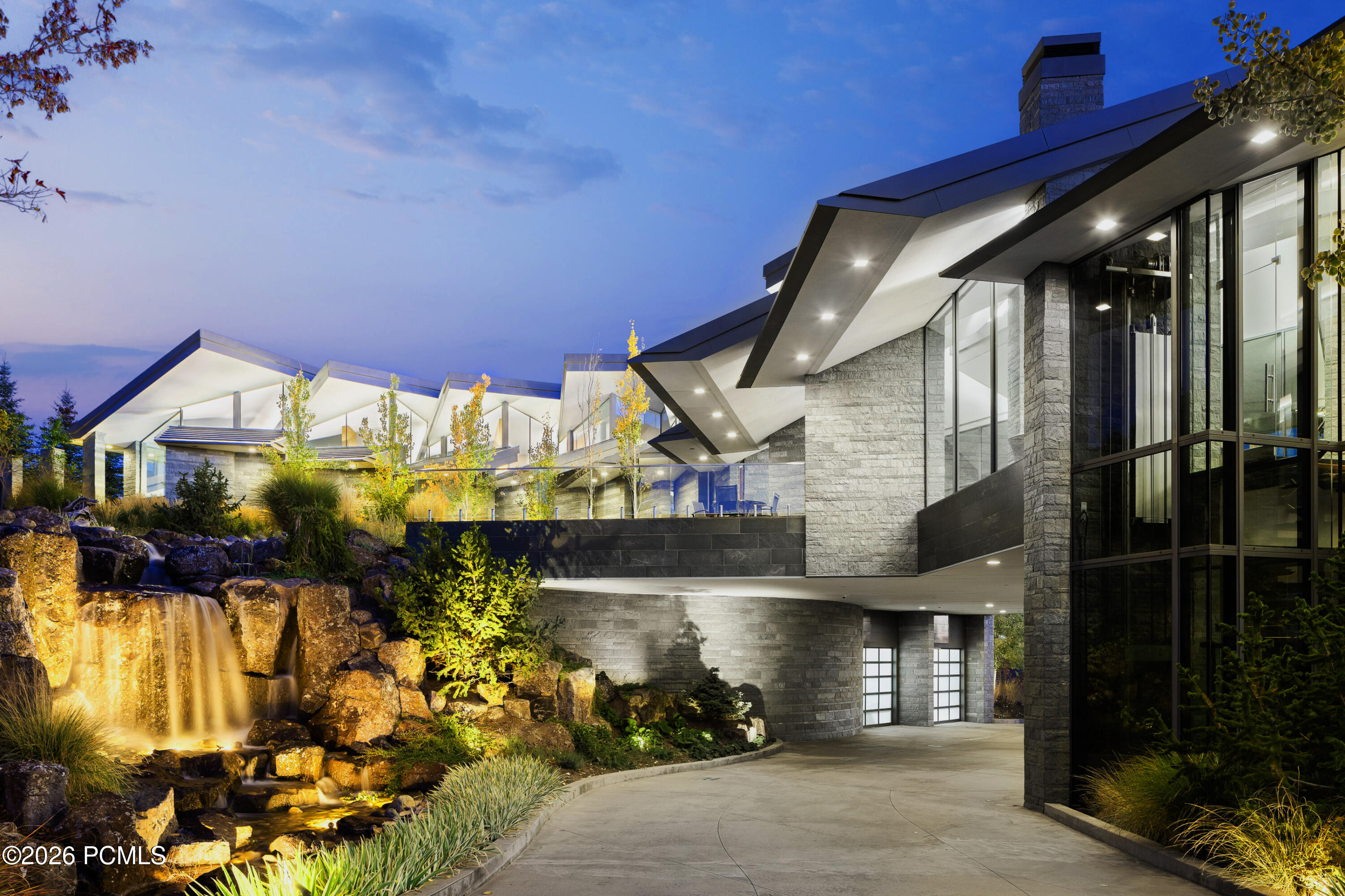 3853 Rockport Ridge Road