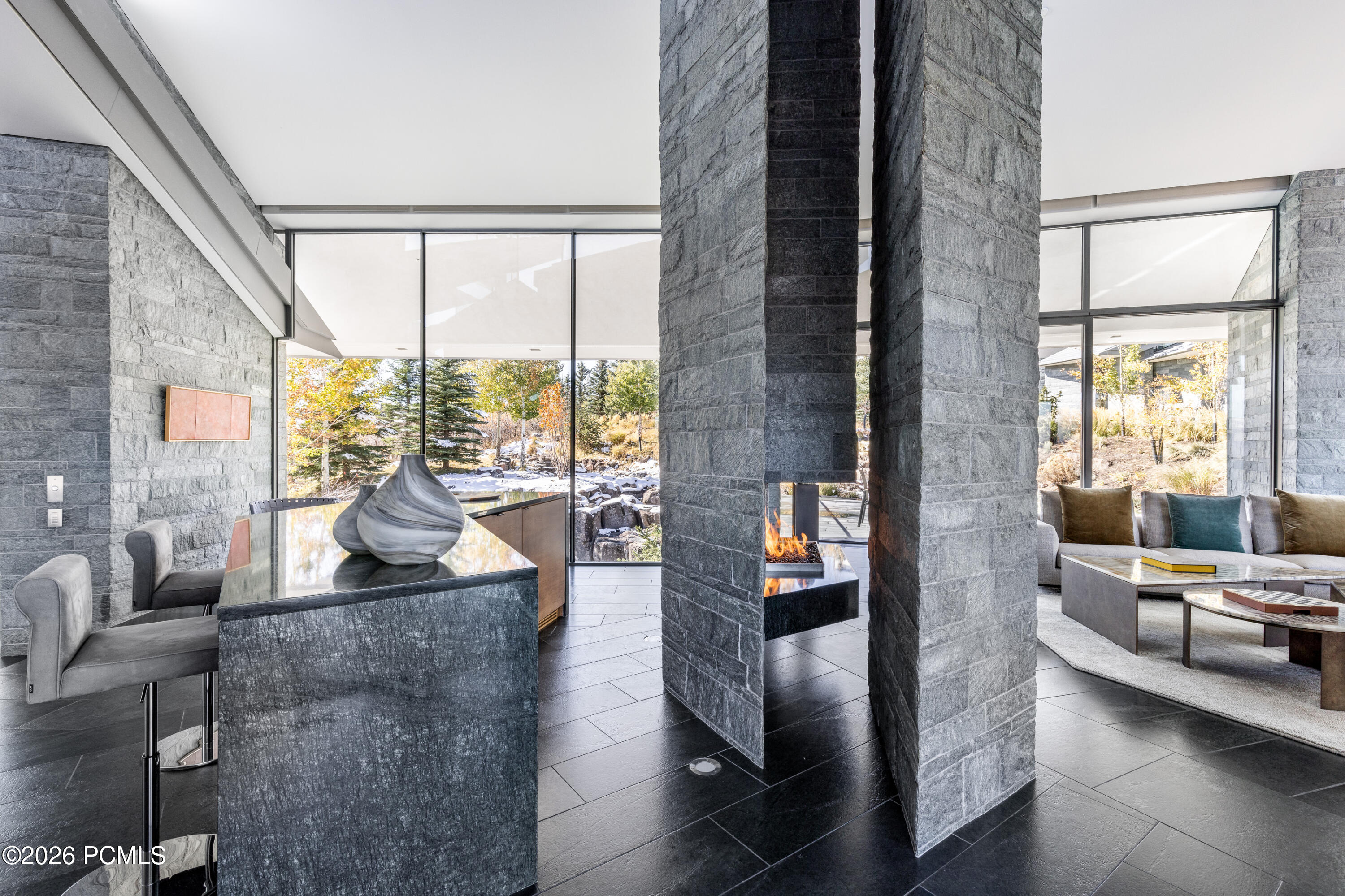 3853 Rockport Ridge Road