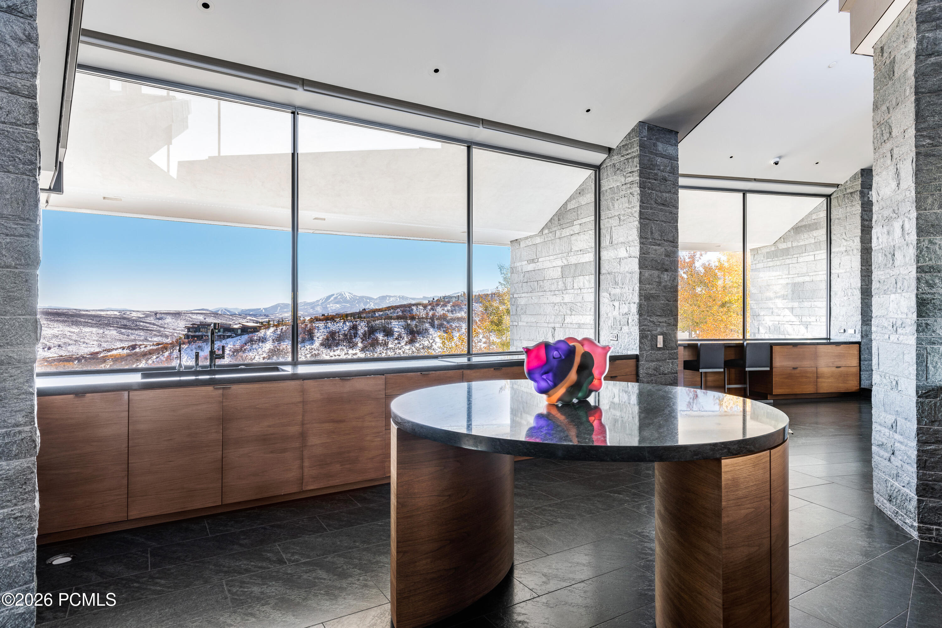 3853 Rockport Ridge Road