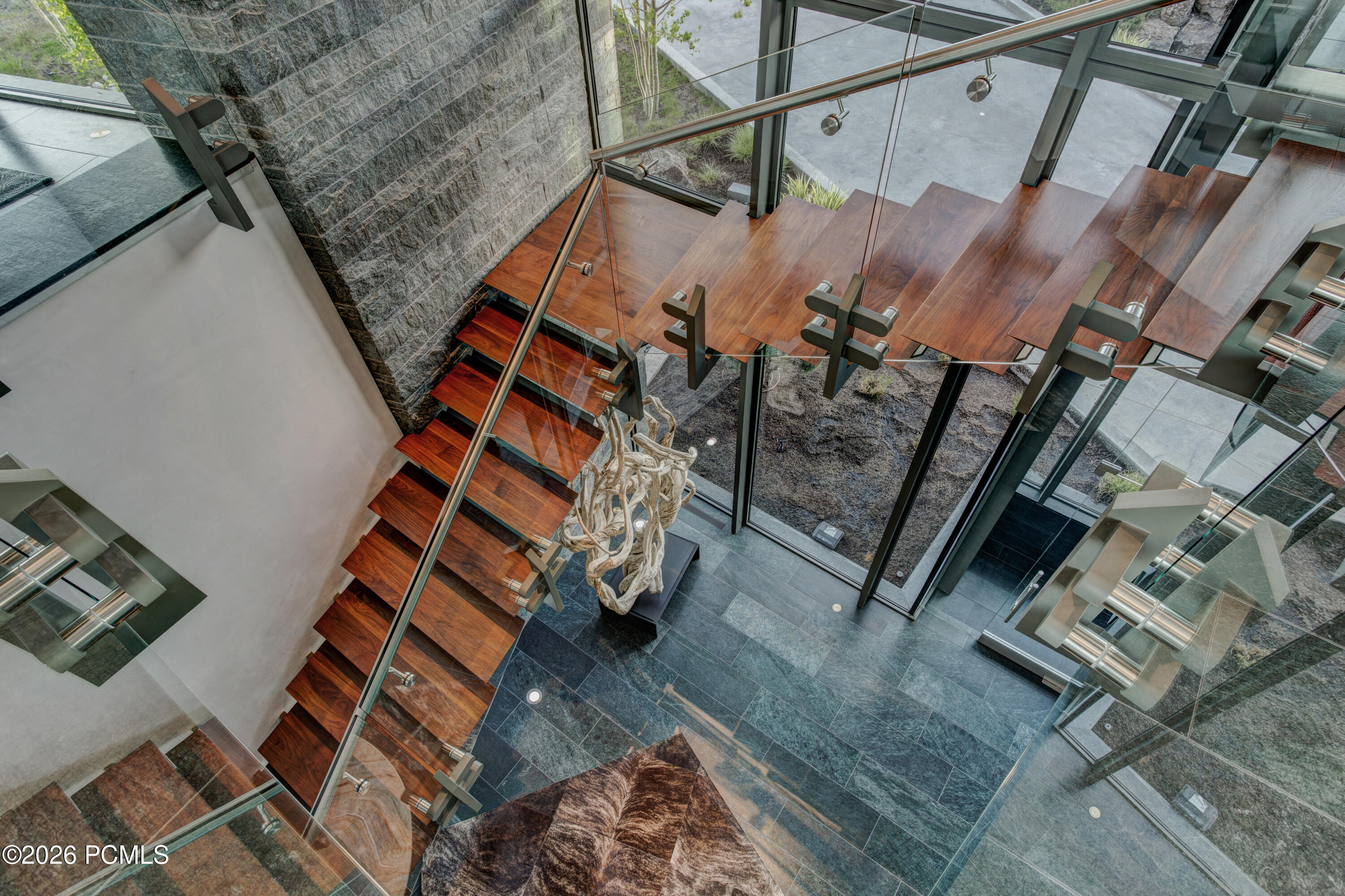 3853 Rockport Ridge Road