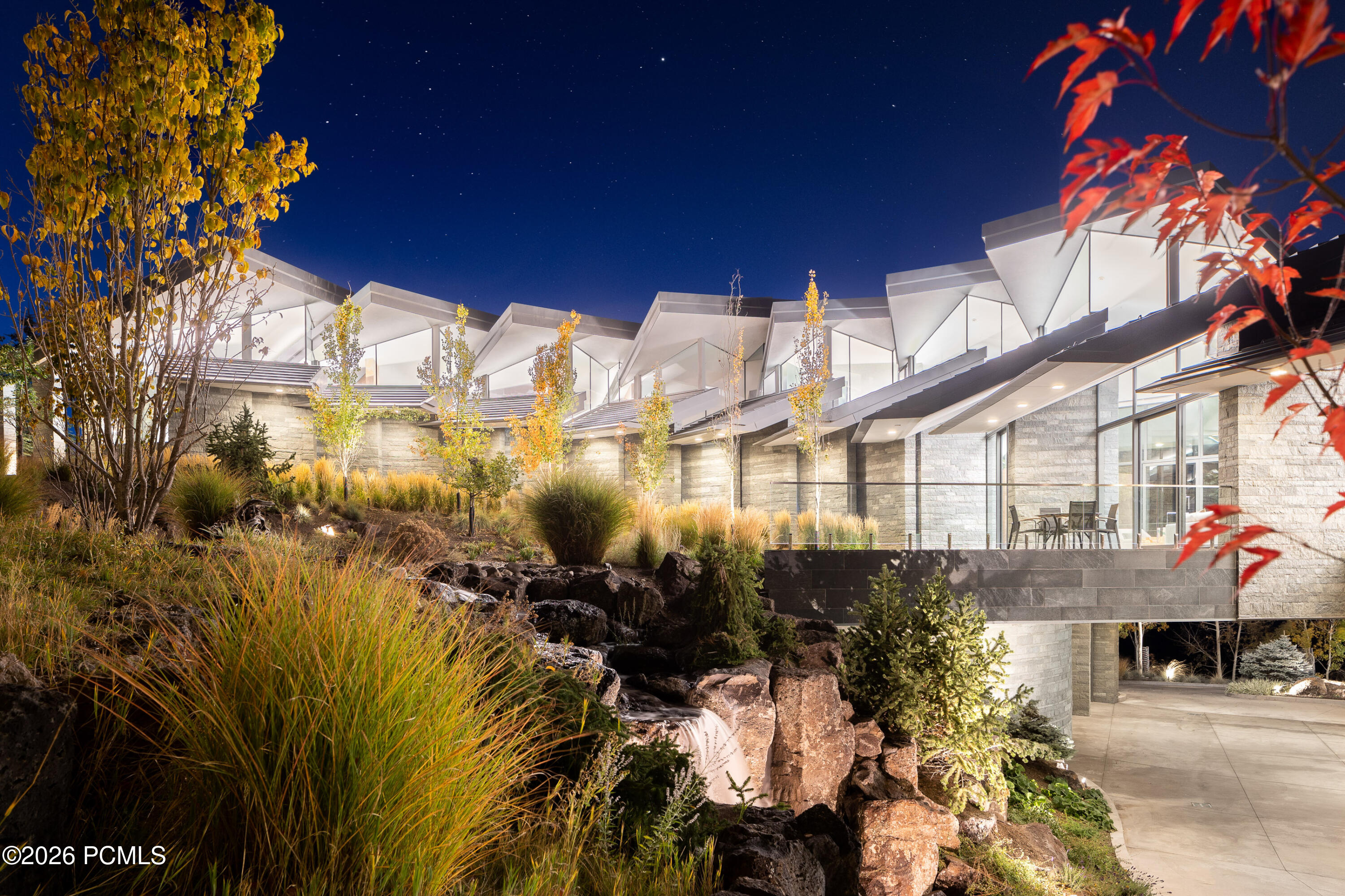 3853 Rockport Ridge Road