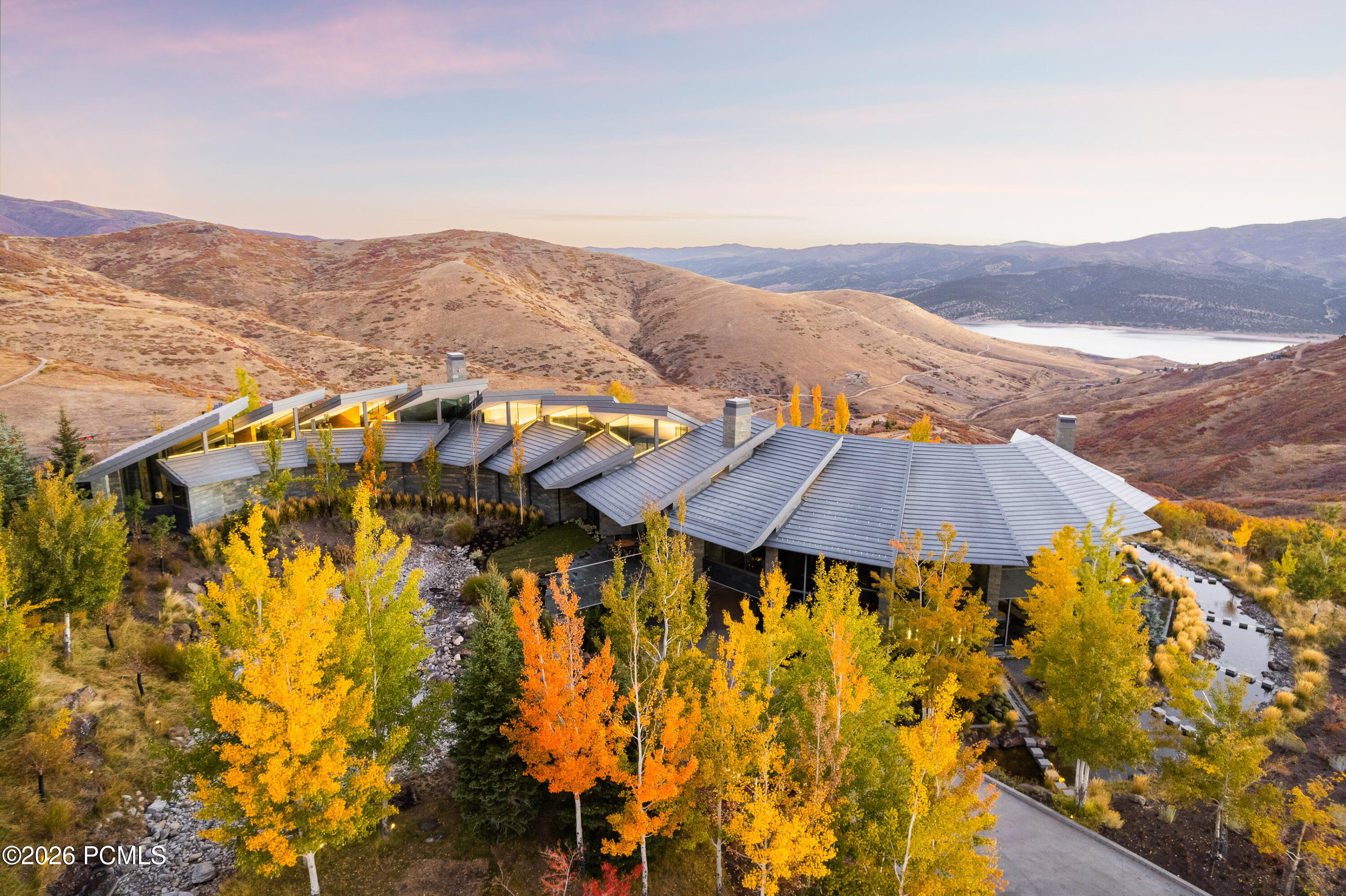 3853 Rockport Ridge Road