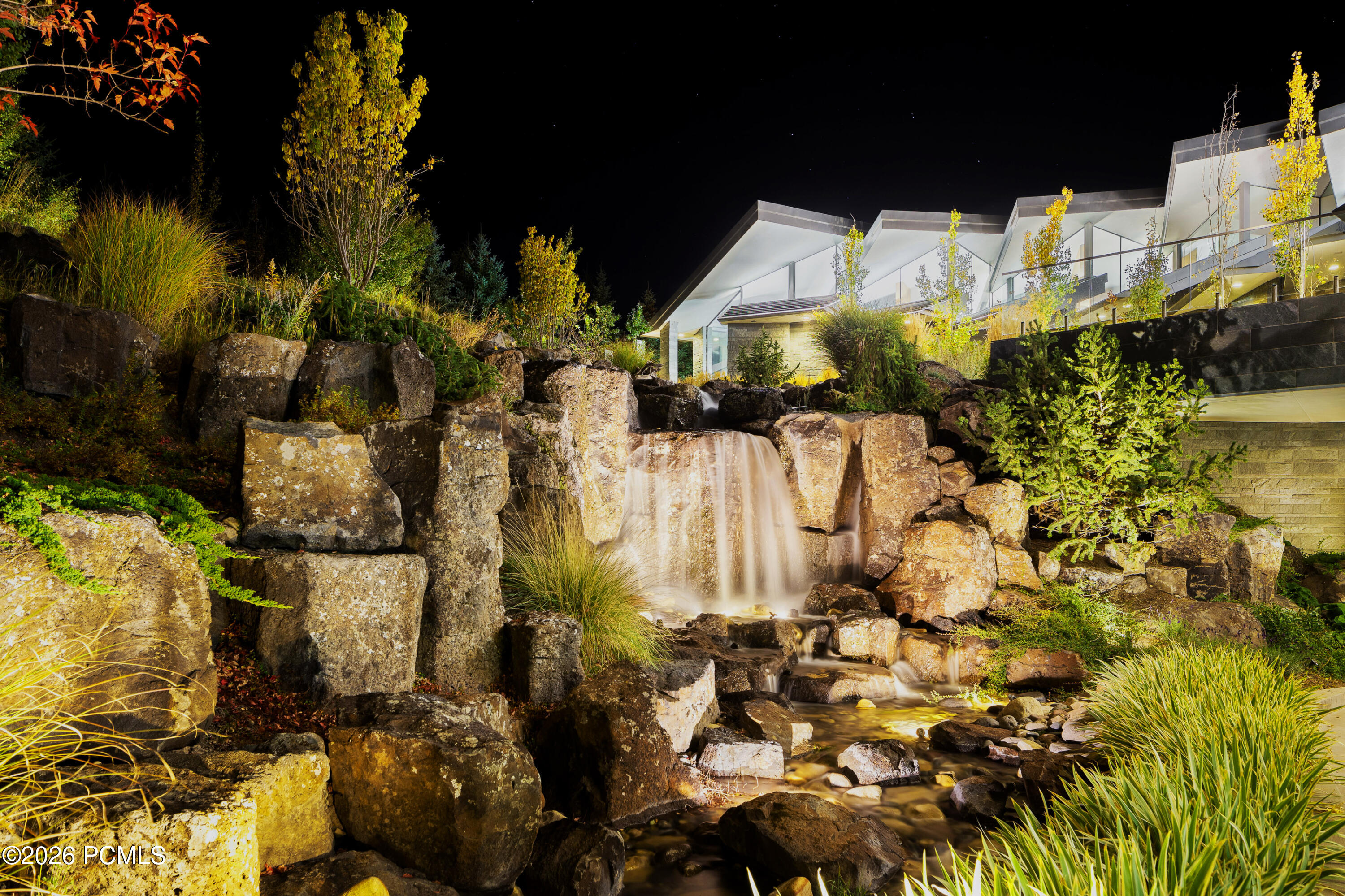 3853 Rockport Ridge Road