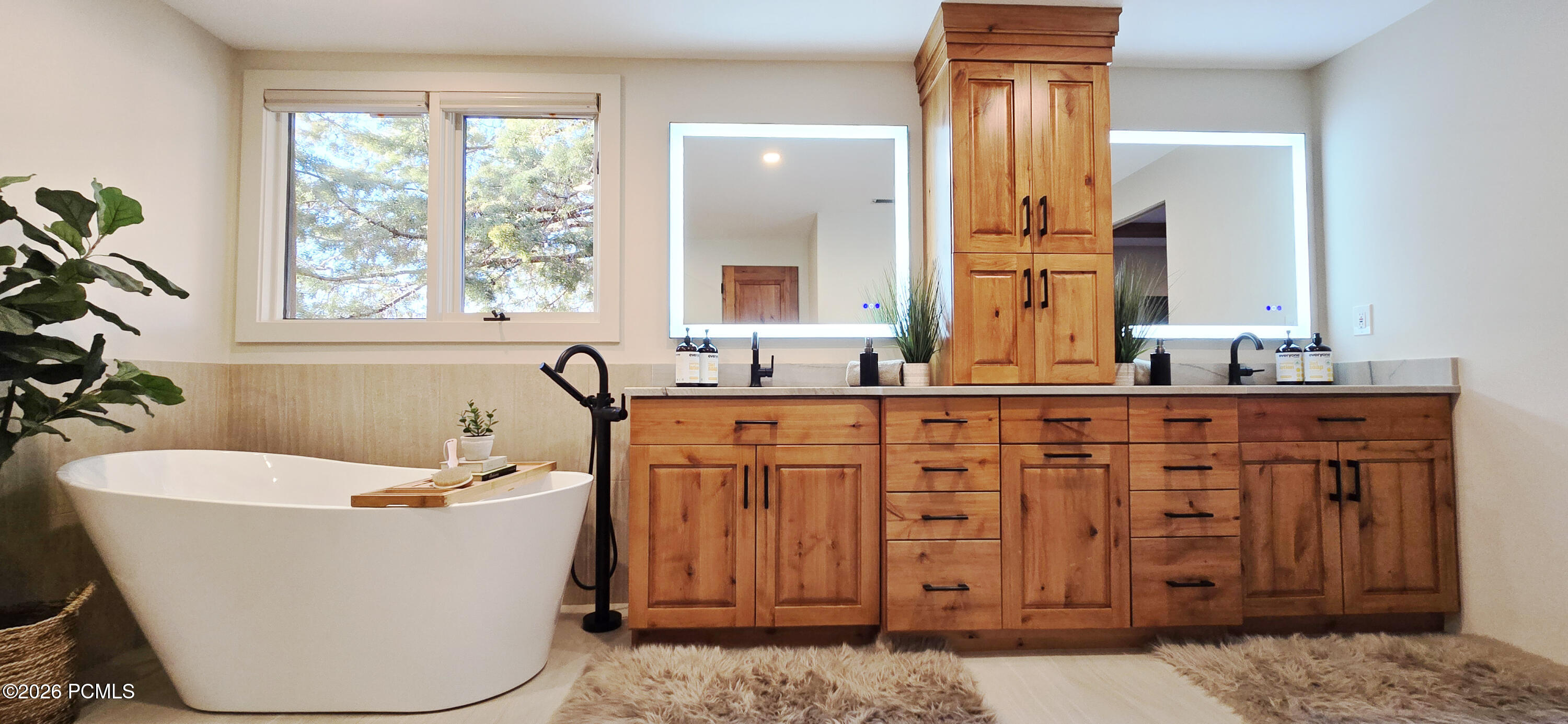 1068 N Shonto Ridge Drive