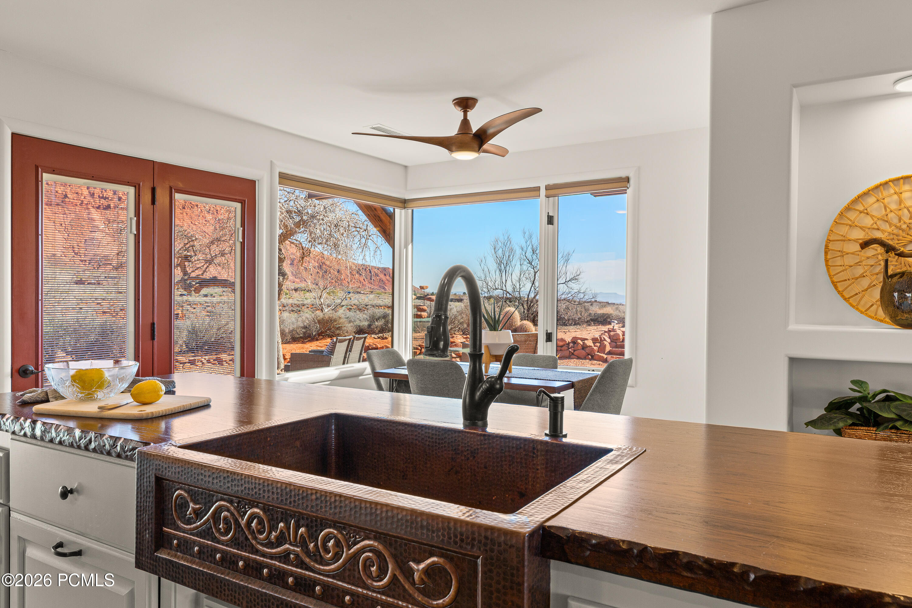 1068 N Shonto Ridge Drive