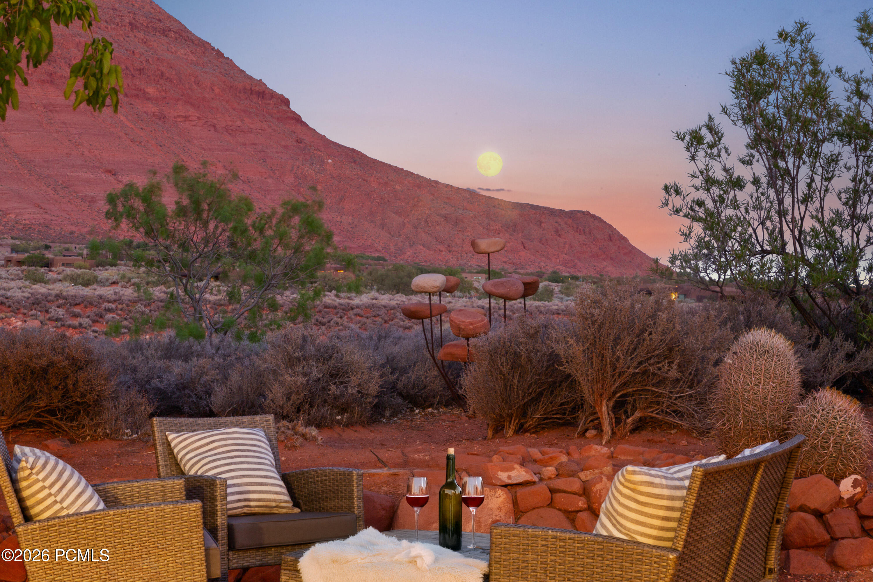 1068 N Shonto Ridge Drive