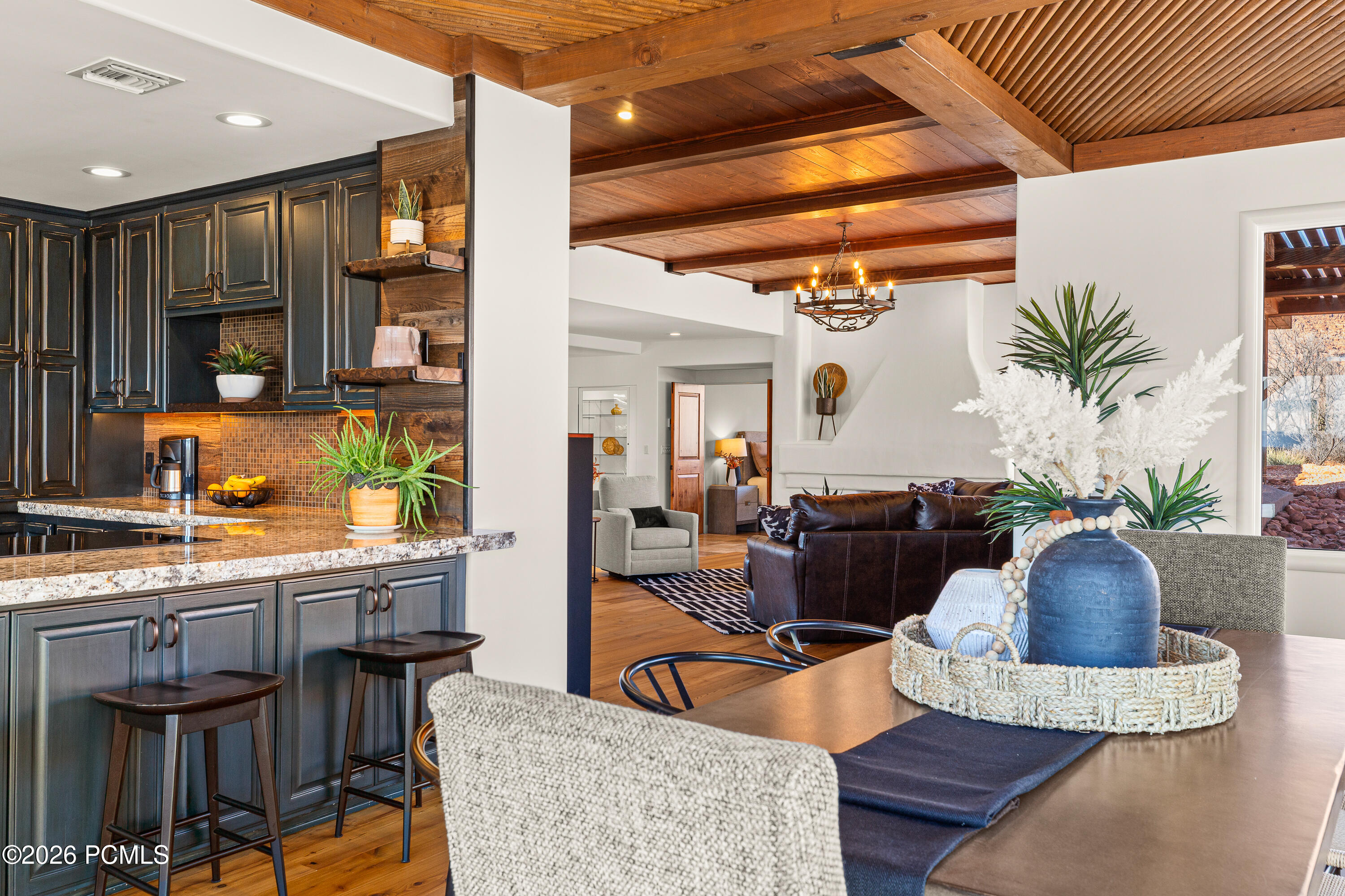 1068 N Shonto Ridge Drive