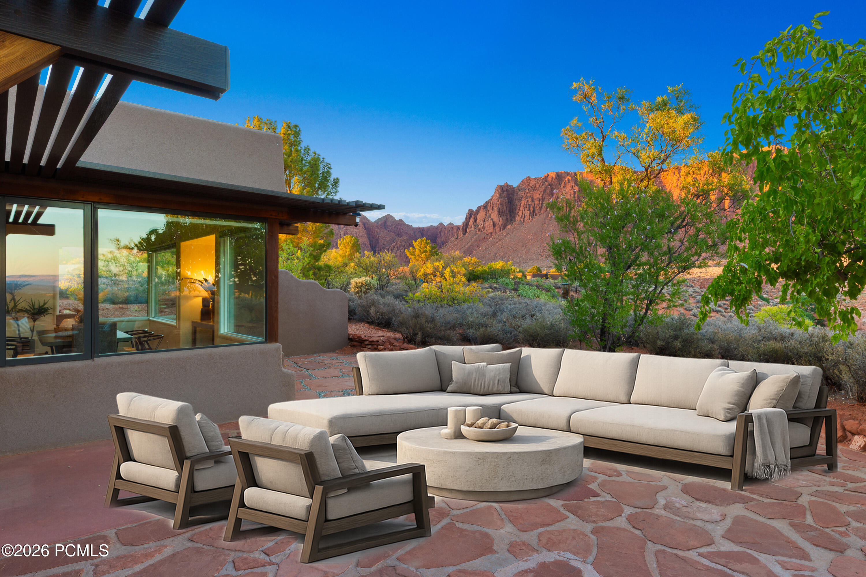 1068 N Shonto Ridge Drive