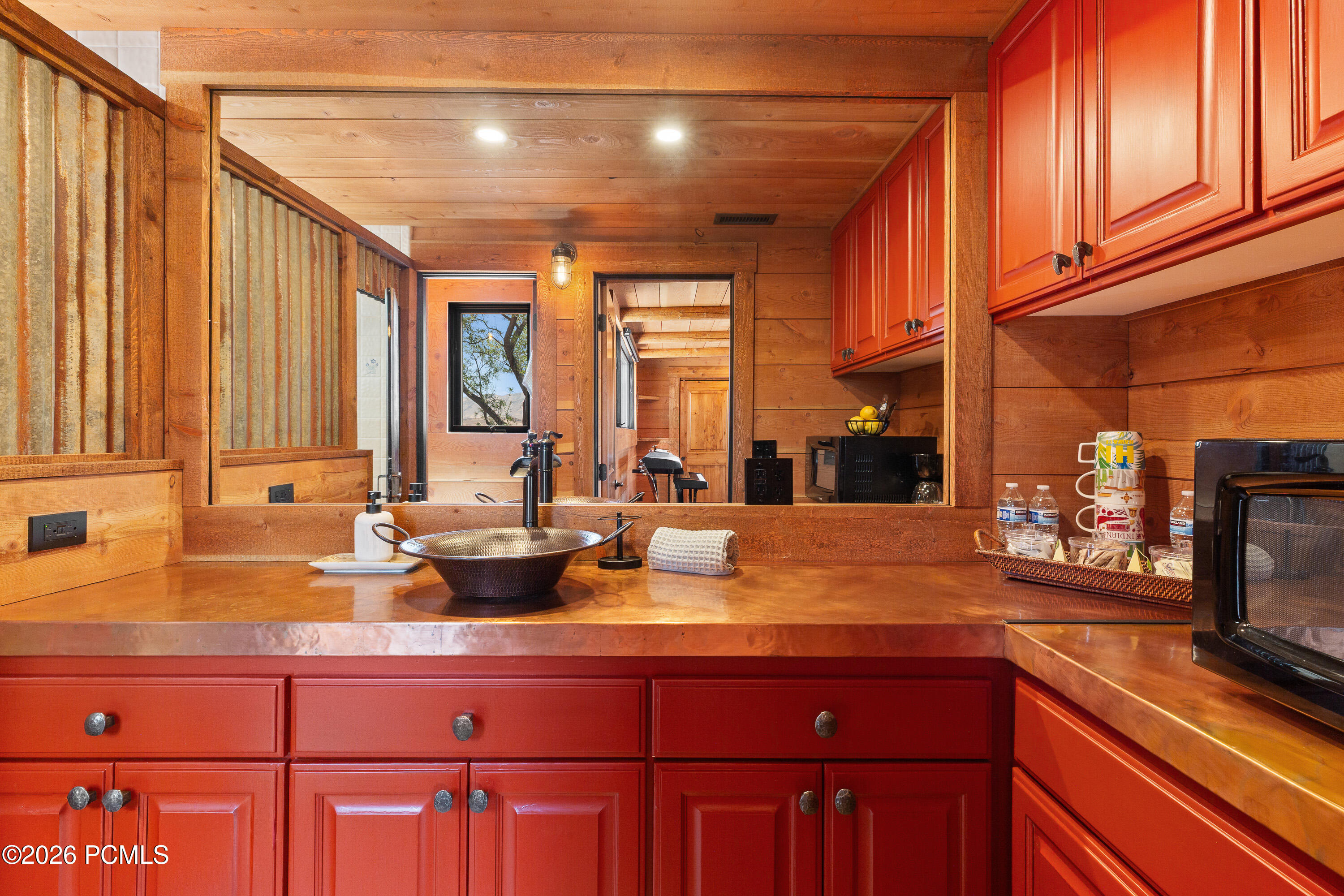 1068 N Shonto Ridge Drive