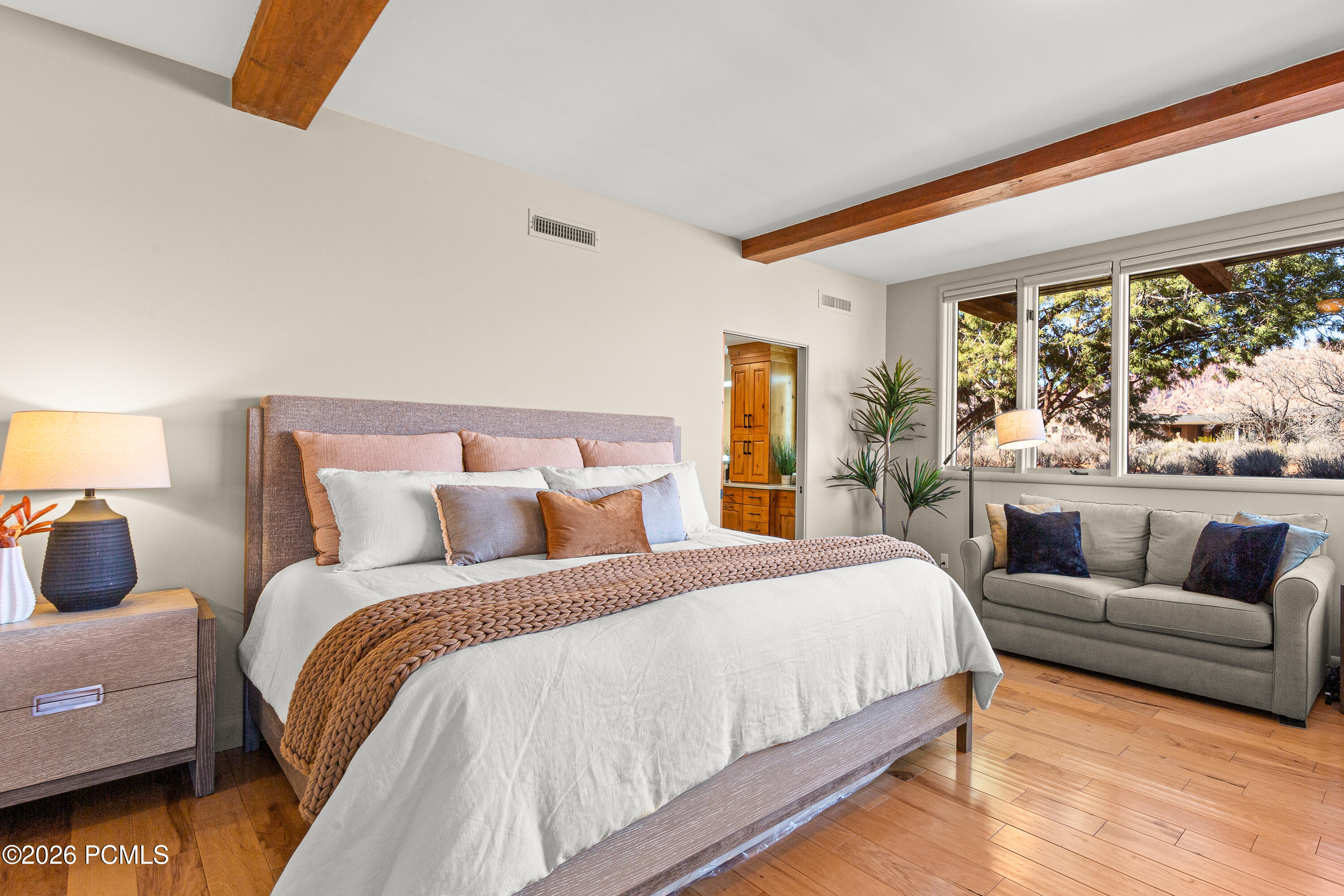 1068 N Shonto Ridge Drive