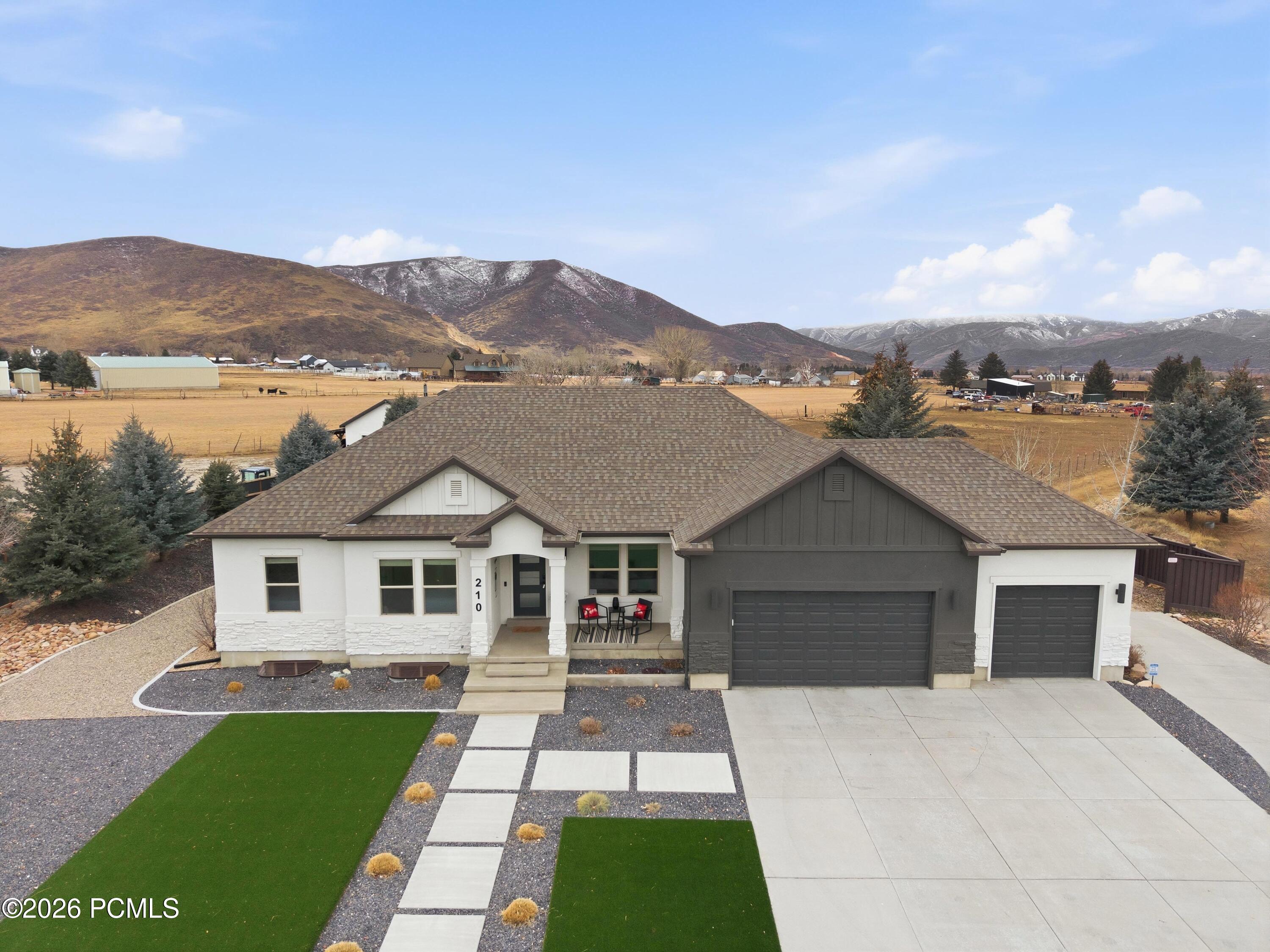 210 E Huckleberry Lane