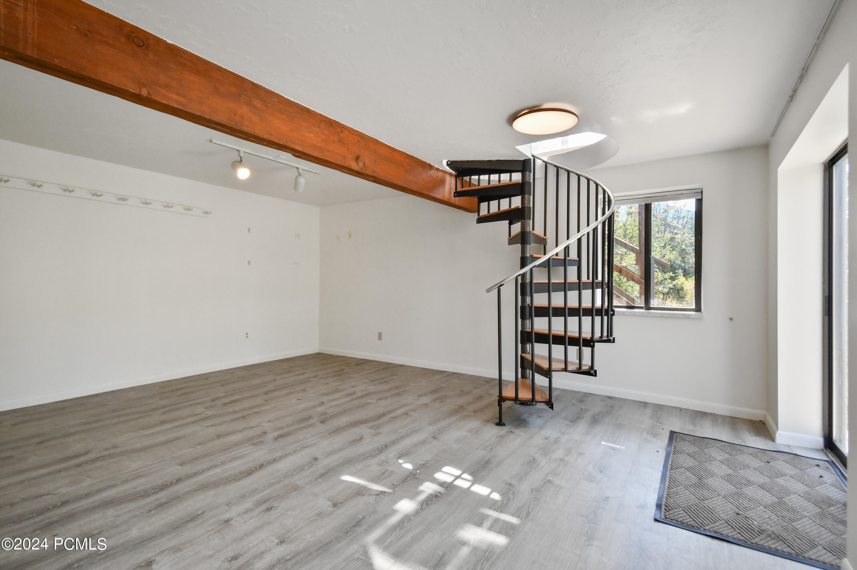 4553 W Balsam Drive