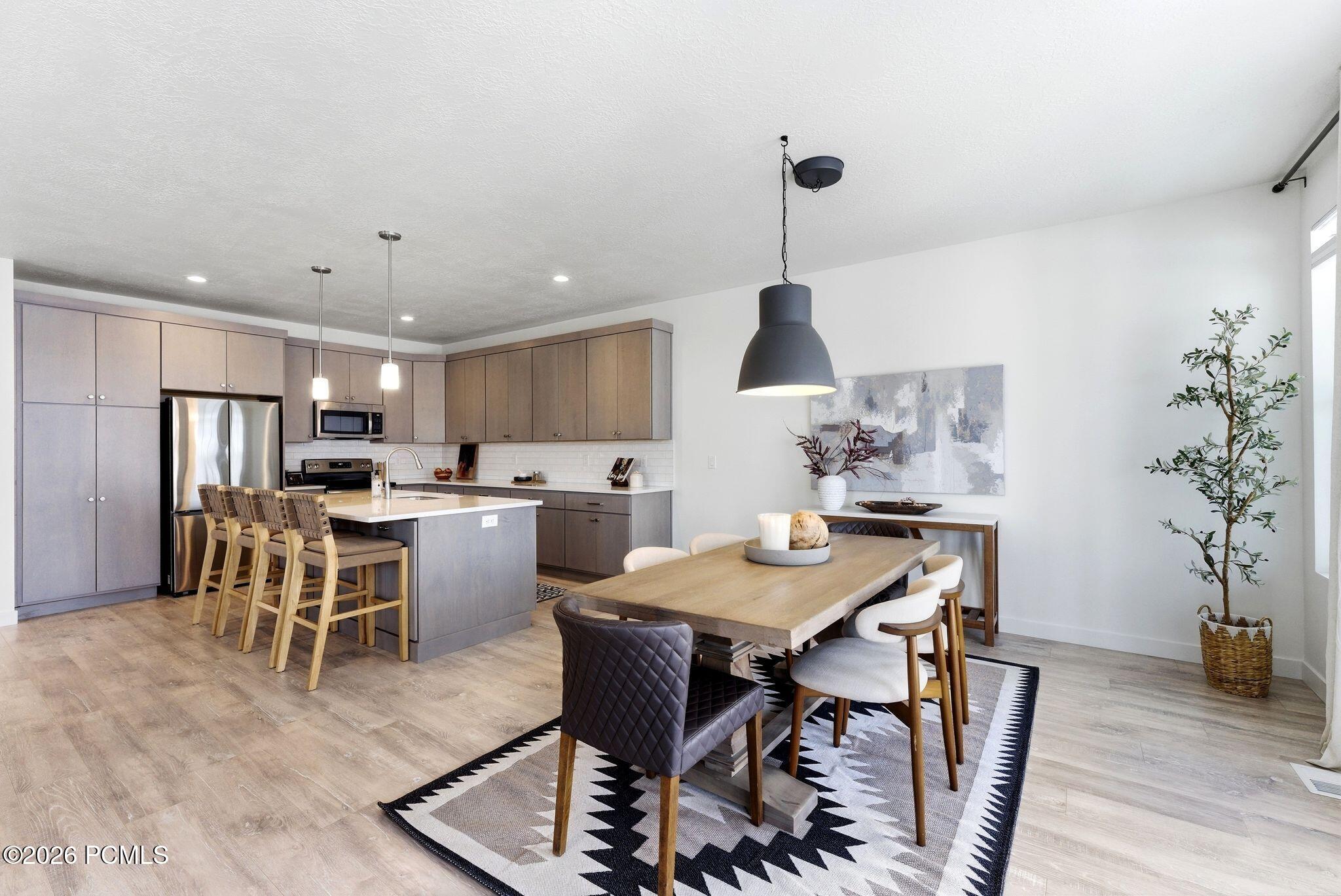 6097 N Brookline Road