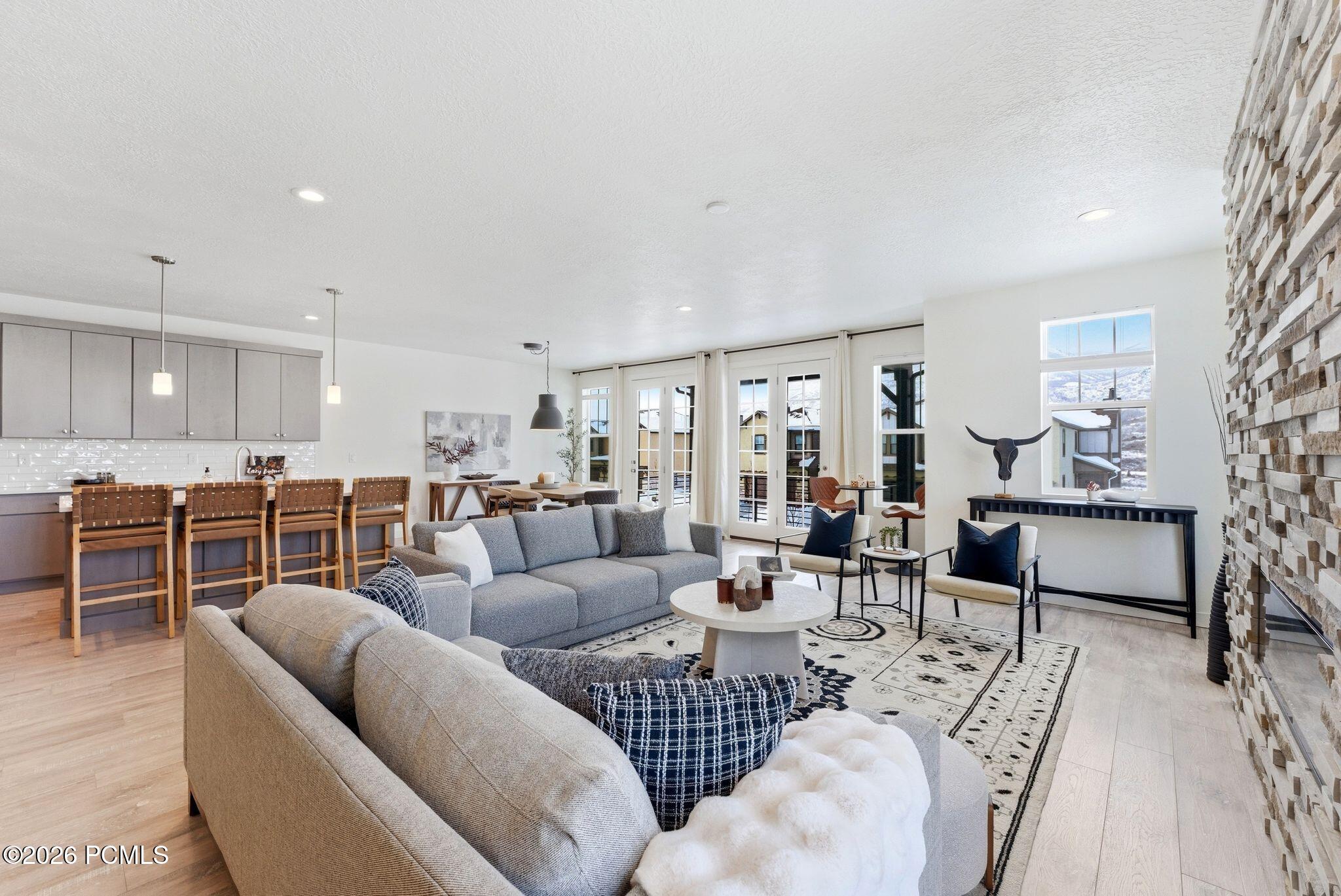 6097 N Brookline Road